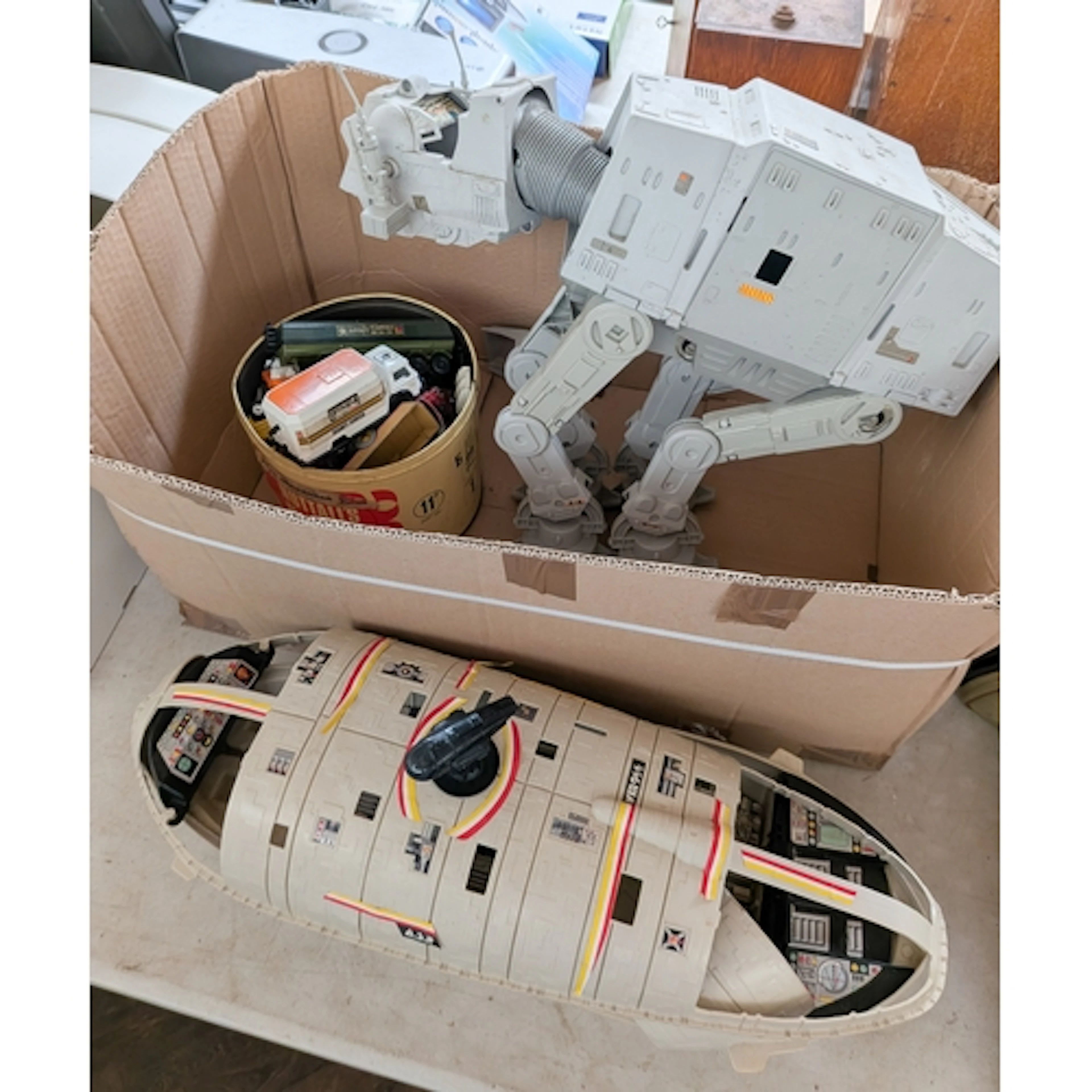 Two large children's Star Wars toys and a small collection o...