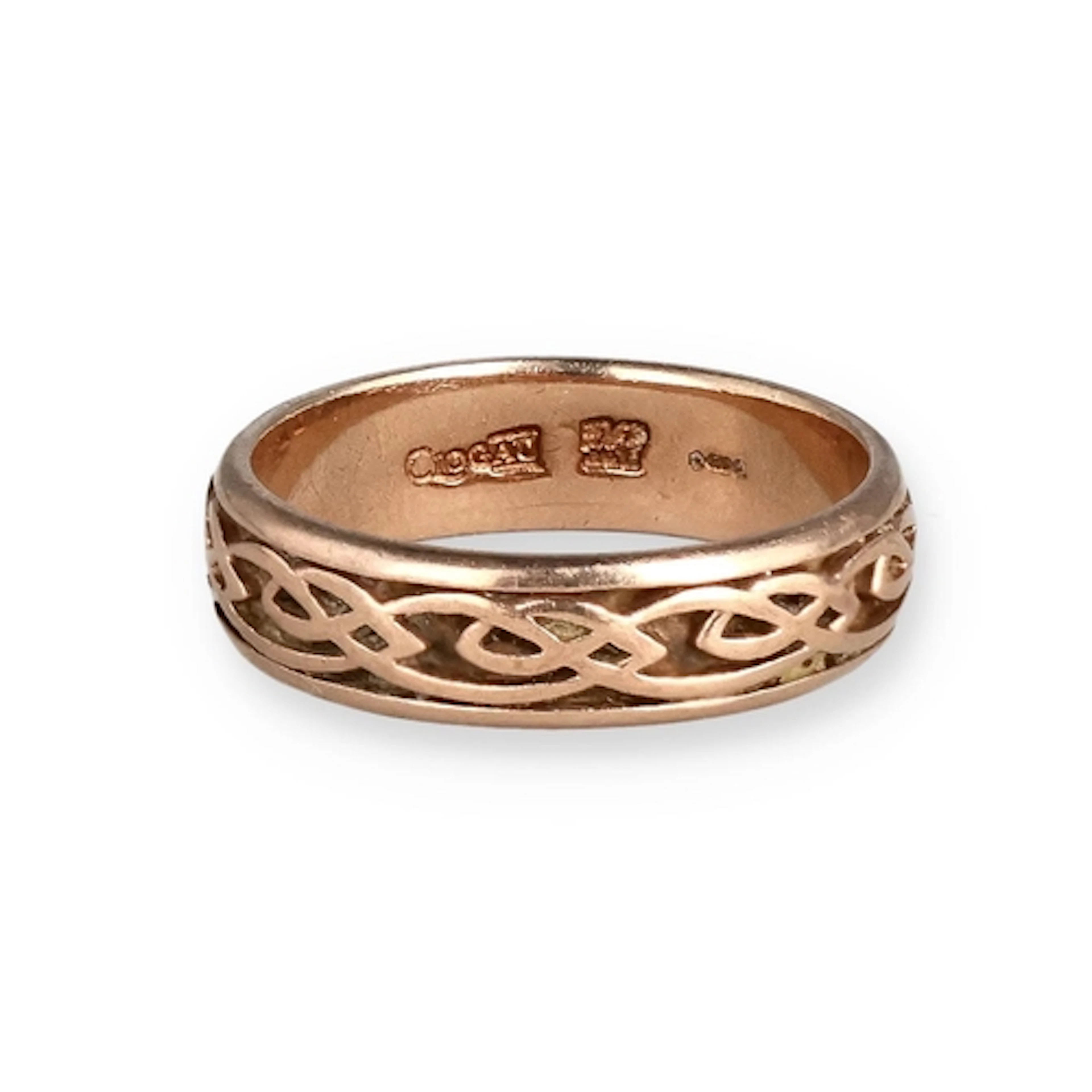 A 9 CARAT GOLD CELTIC KNOT ETERNITY RING Weight: 3.9gms...