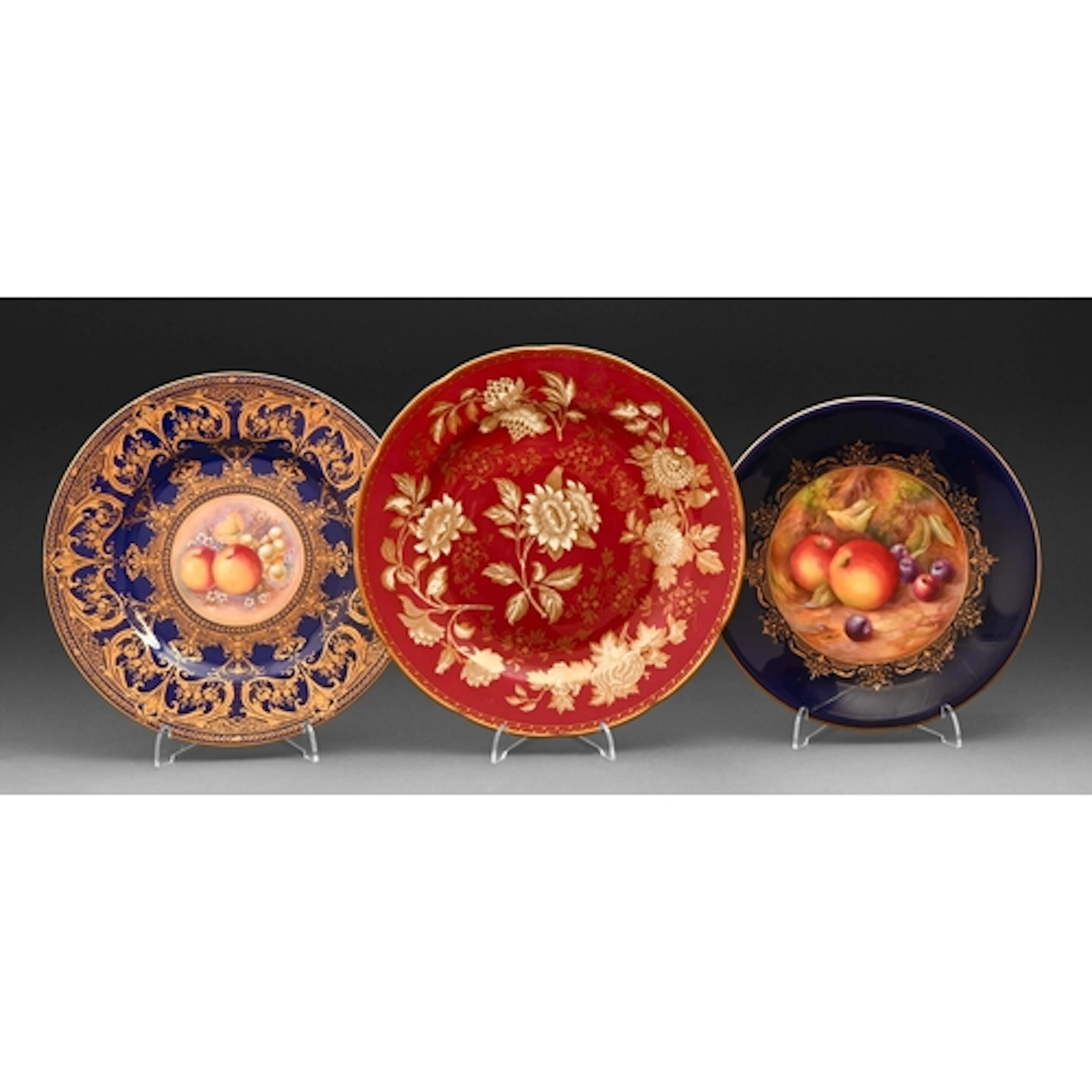 A Royal Worcester cabinet plate, late 20th c, painted by M M...