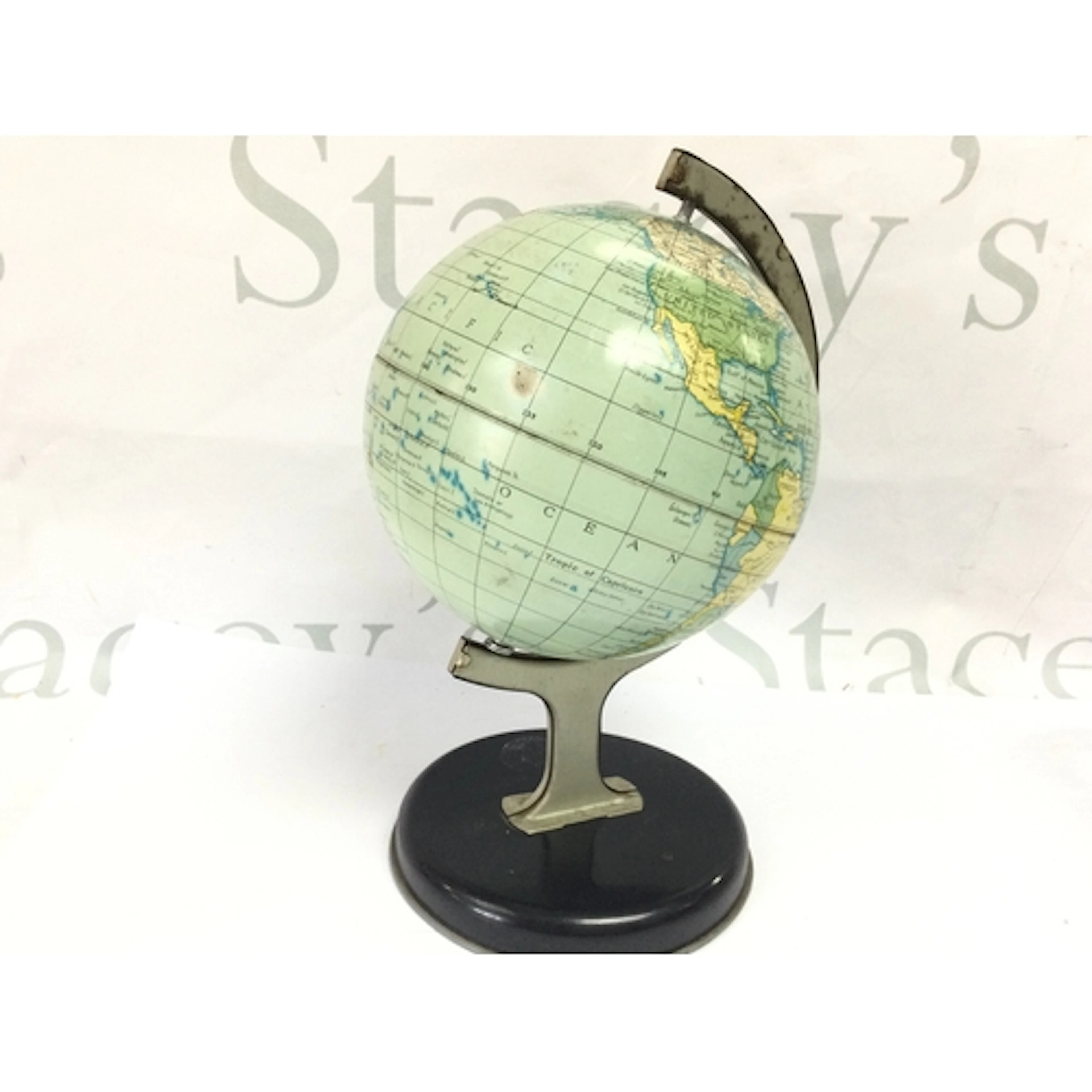 A vintage World globe with Union of S.S. republics , 21cm hi...