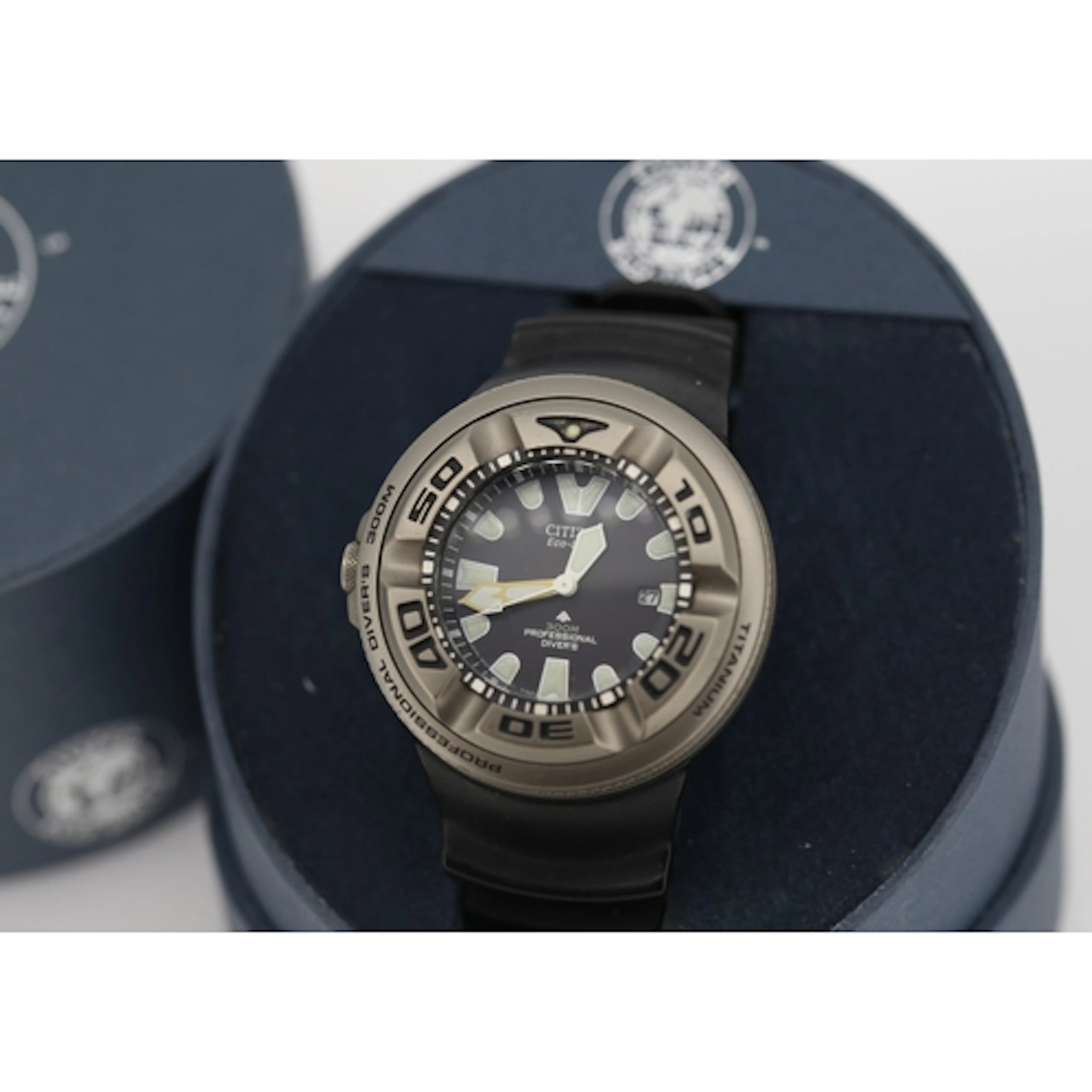 Citizen Promaster Eco-Drive Ecozilla Titanium 300m Divers Wr...