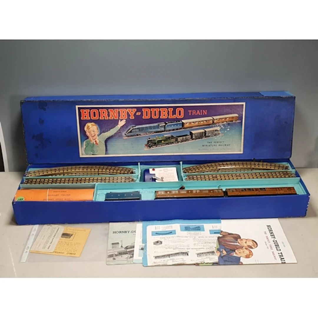 A boxed Hornby Dublo pre-war EDP1 'Sir Nigel Gresley' Passen...