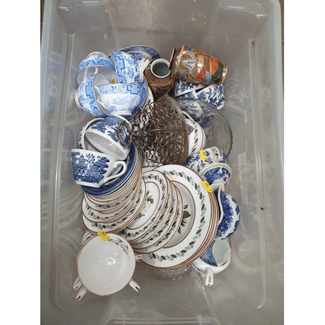 A box of assorted China and Glassware, (R1).