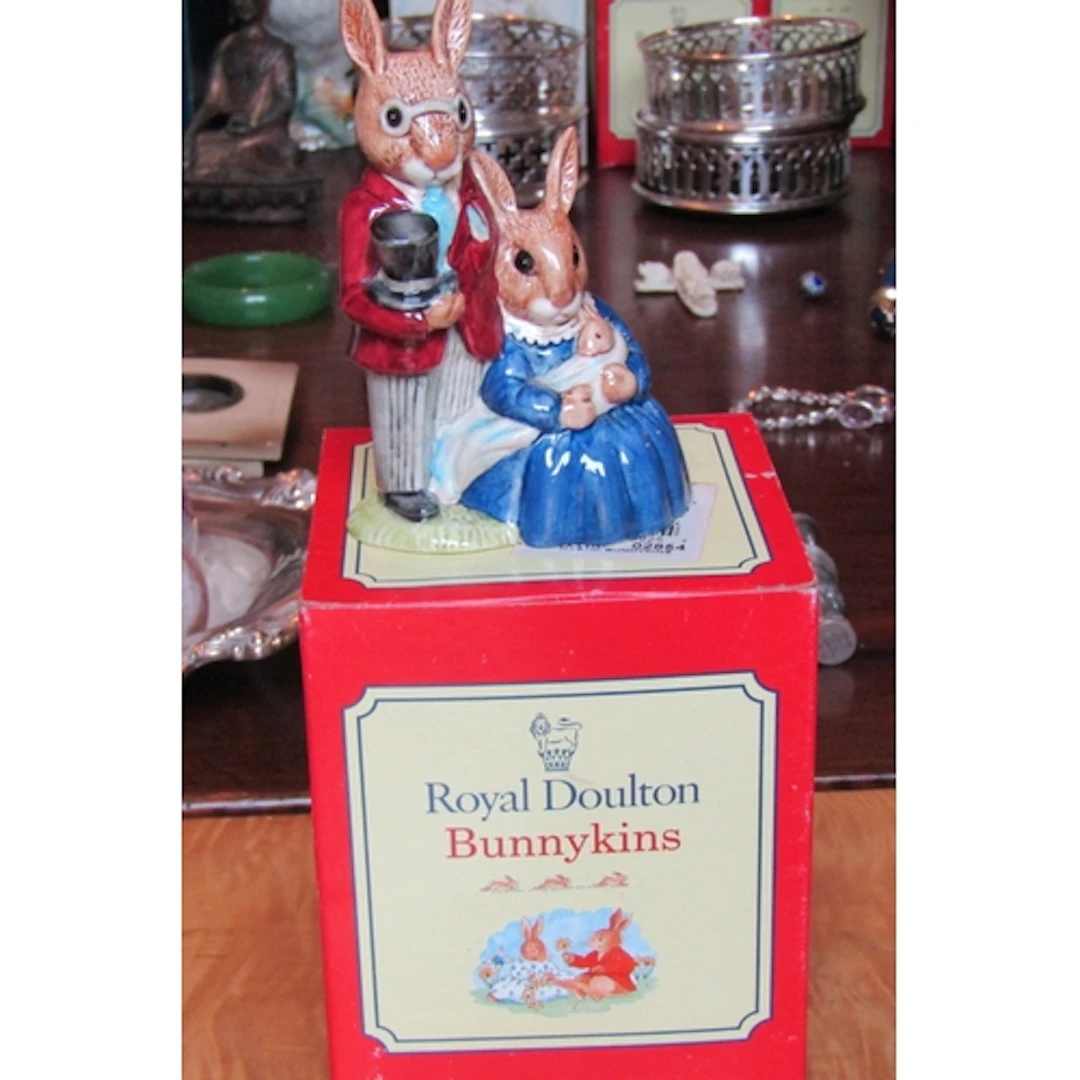 Royal Doulton Bunnykins Fine Porcelain Figure Family Photogr...