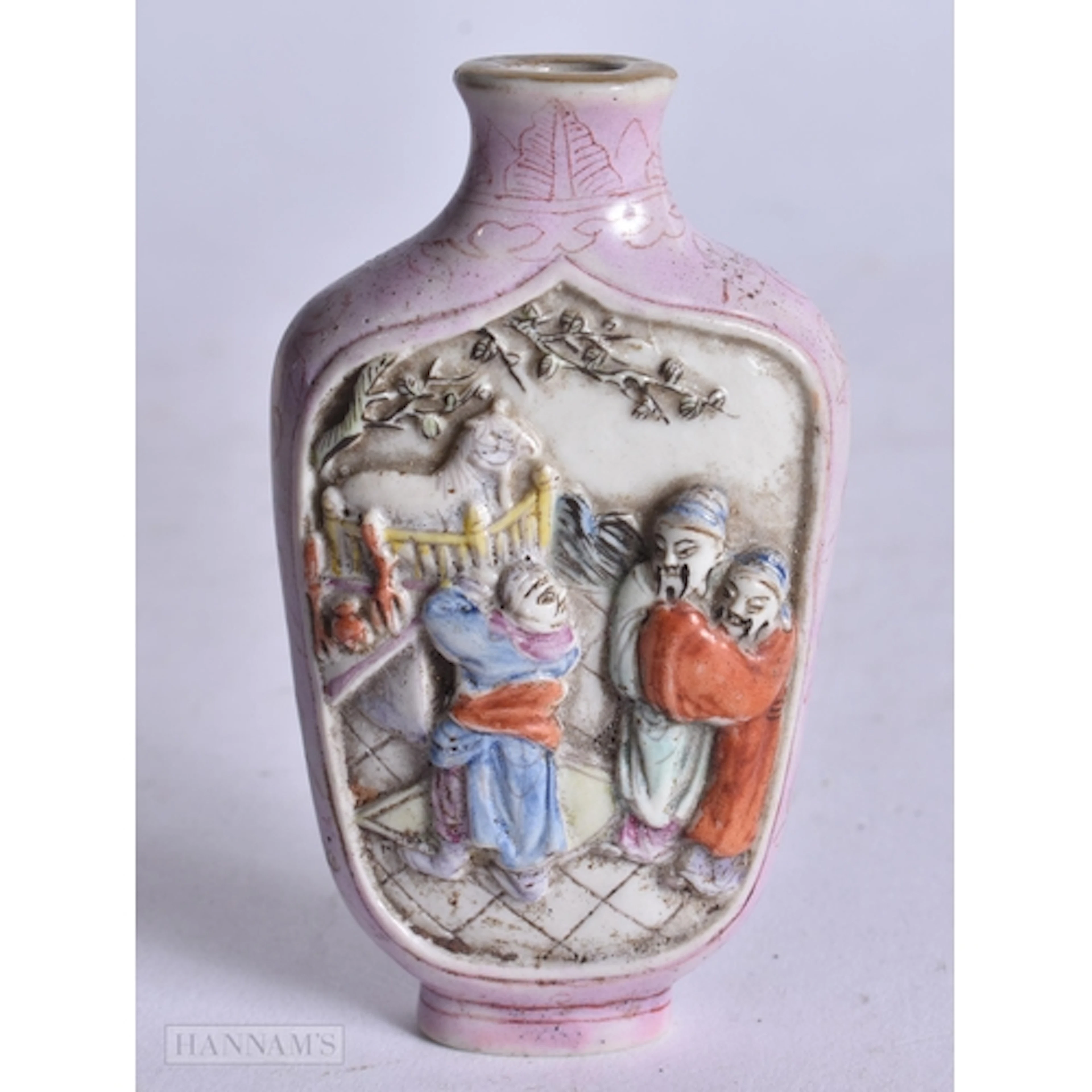 A LOVELY EARLY 19TH CENTURY CHINESE PORCELAIN SCENT BOTTLE Q...