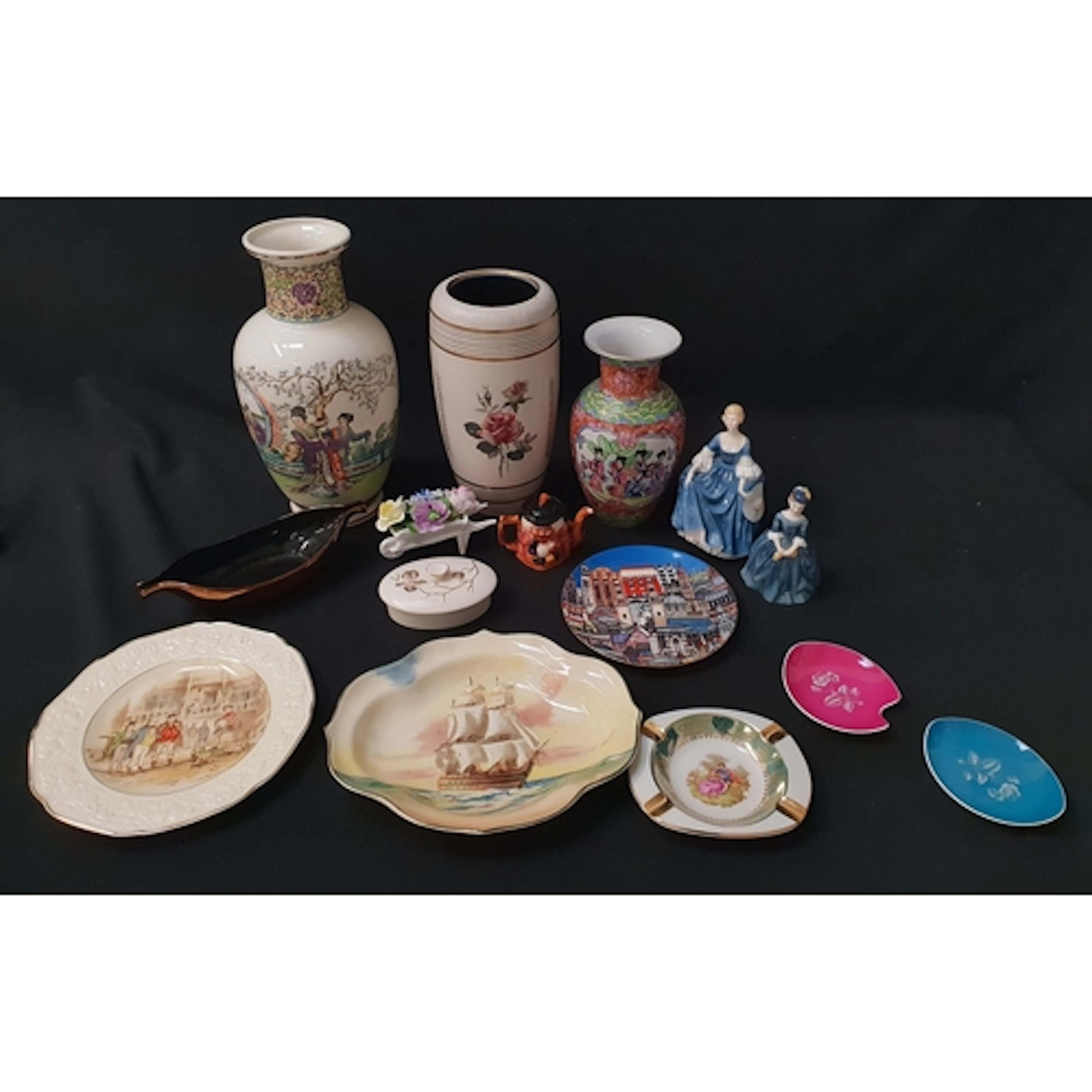 SELECTION OF DECORATIVE CERAMICS including two Royal Doulton...