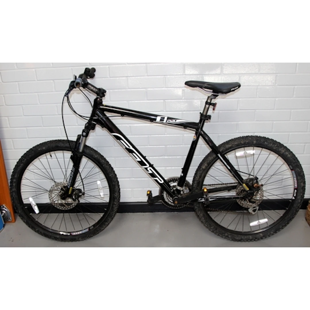 Felt Q220 gents mountain bike. 20" frame, 26" wheels, 21 gea...