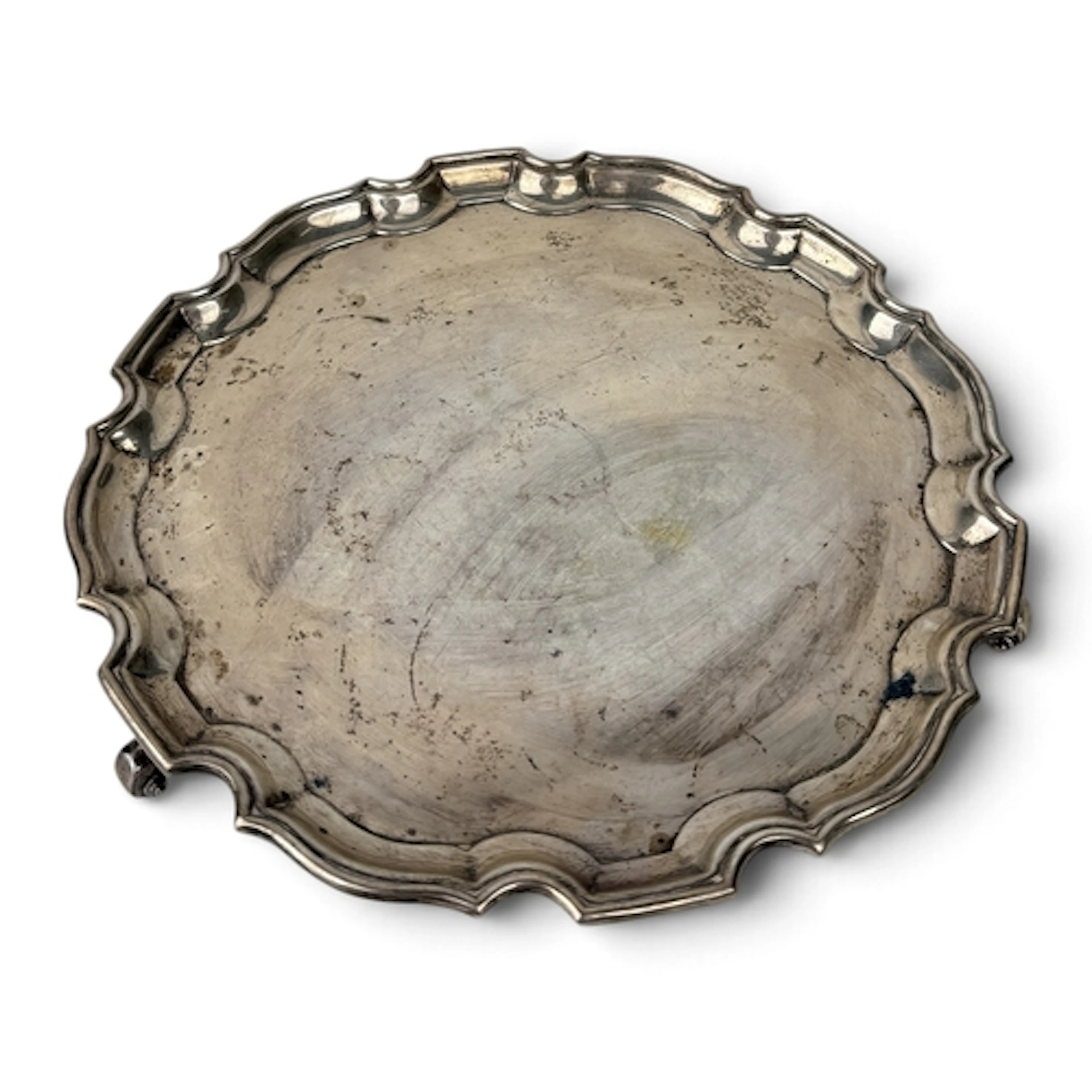 A SILVER SALVER Weight: 645gms