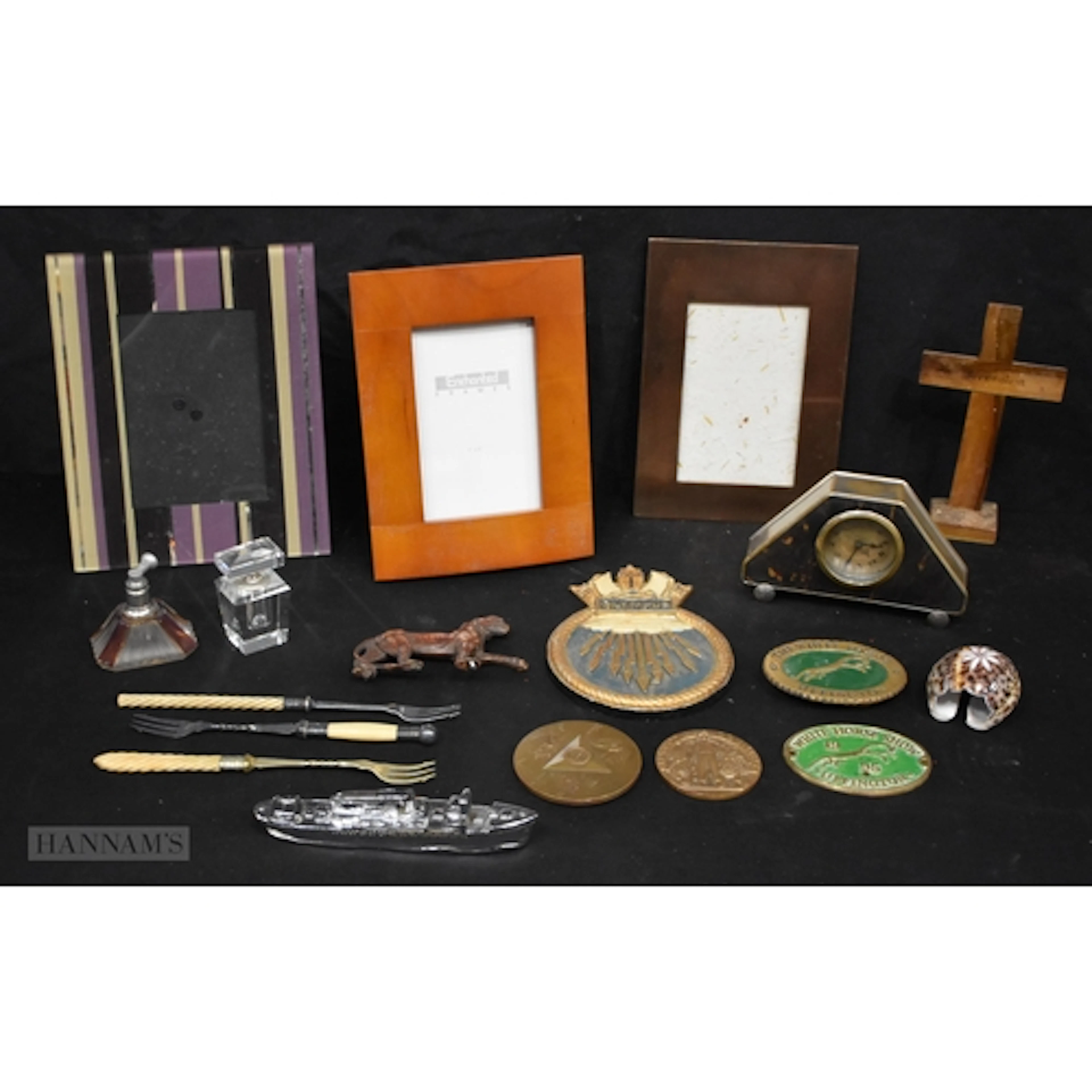A miscellaneous collection including a Ship tabletop lighter...