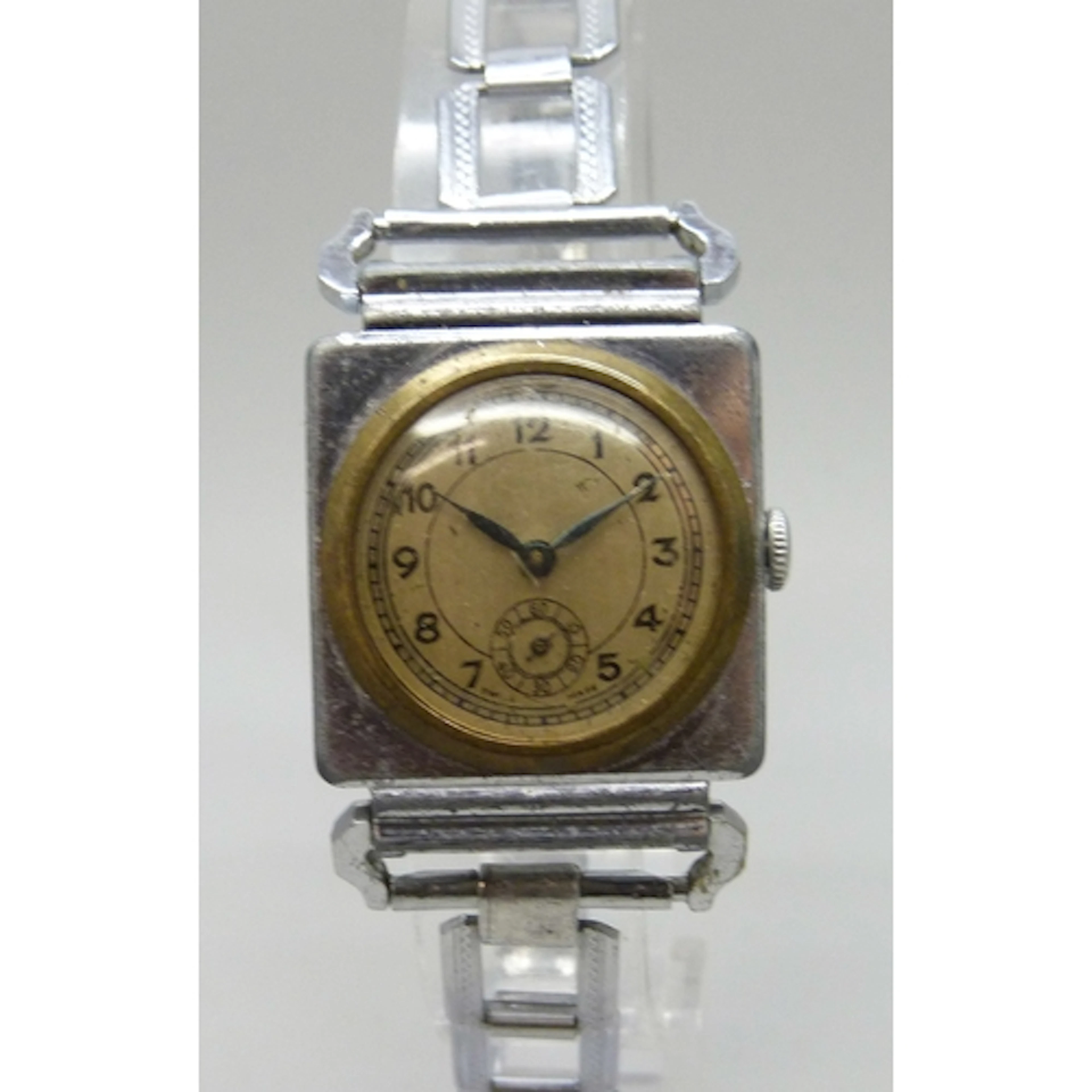 An Art Deco wristwatch, 28mm including crown