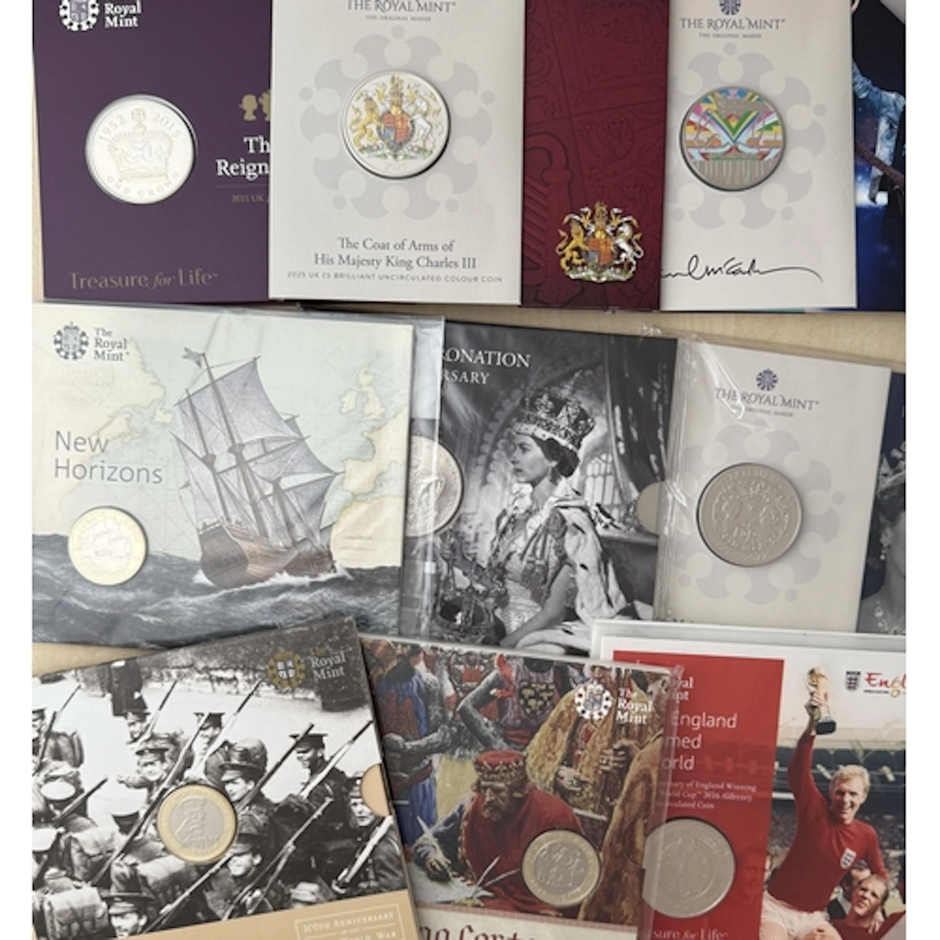 A collection of UK QEII Brilliant Uncirculated £2 (x3) & £5 ...