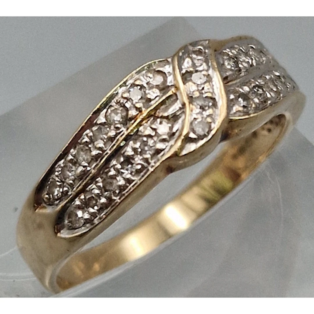 9ct gold diamond cluster cross over dress ring. 2.5g approx....