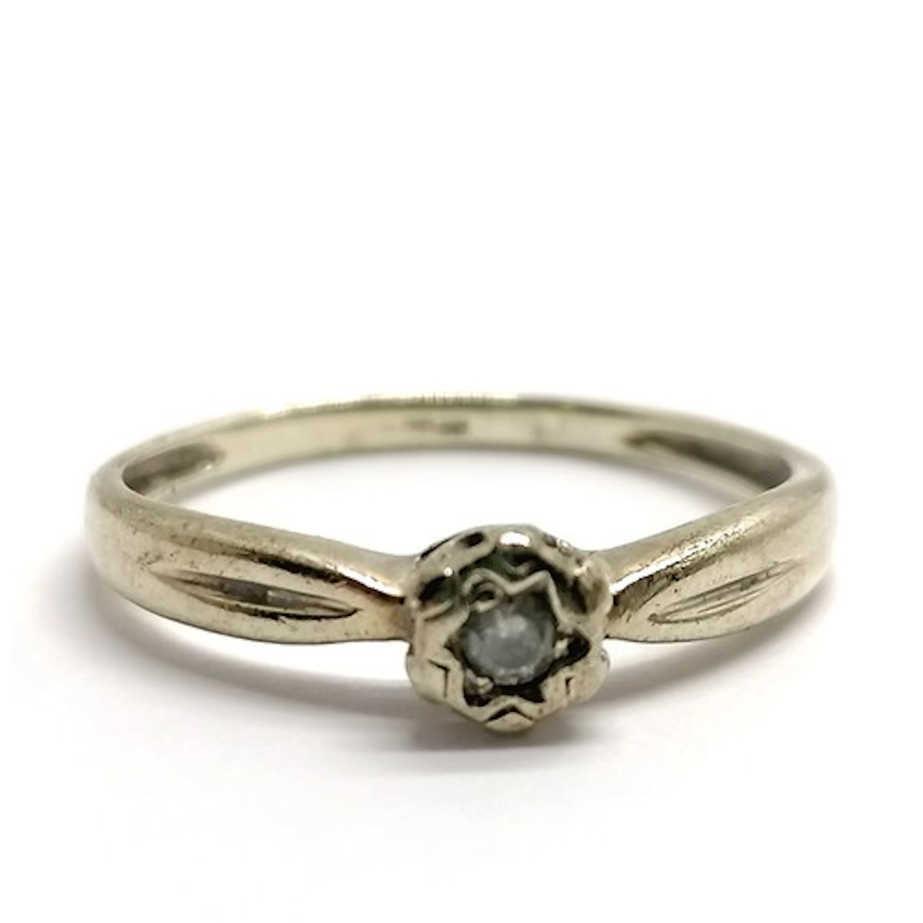 9ct hallmarked white gold diamond solitaire ring - size M½ &...