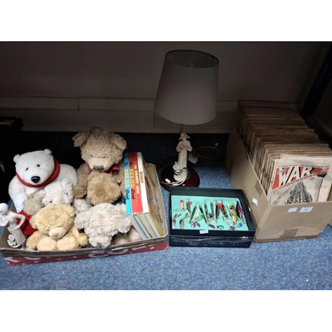 THREE BOXES AND LOOSE STAR WARS ADVERTISING, FISHING LURES A...
