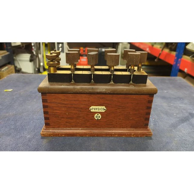 W.G. Pye & Co., Cambridge, early 20th-century manganin-c...