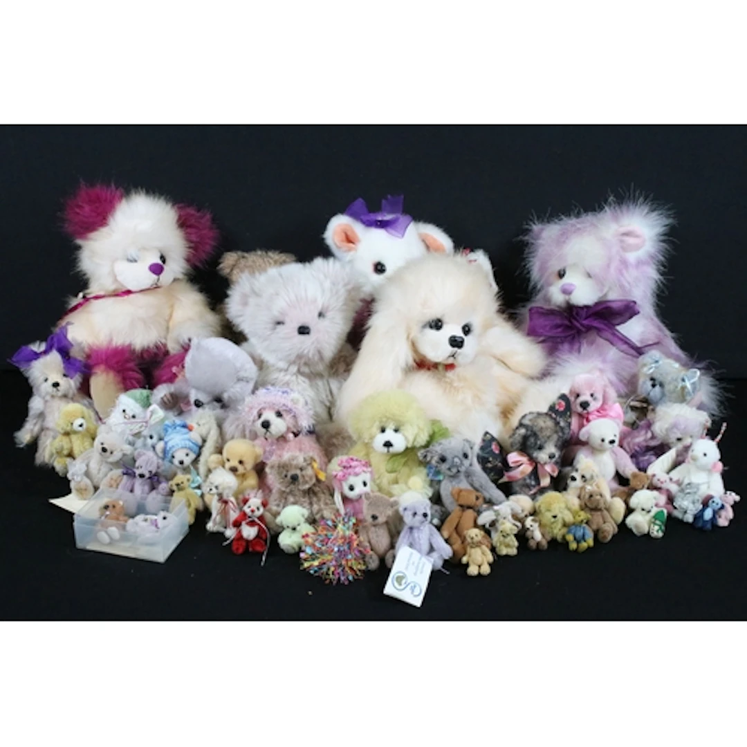 Collection of teddy bears including Miniature Artist teddy b...