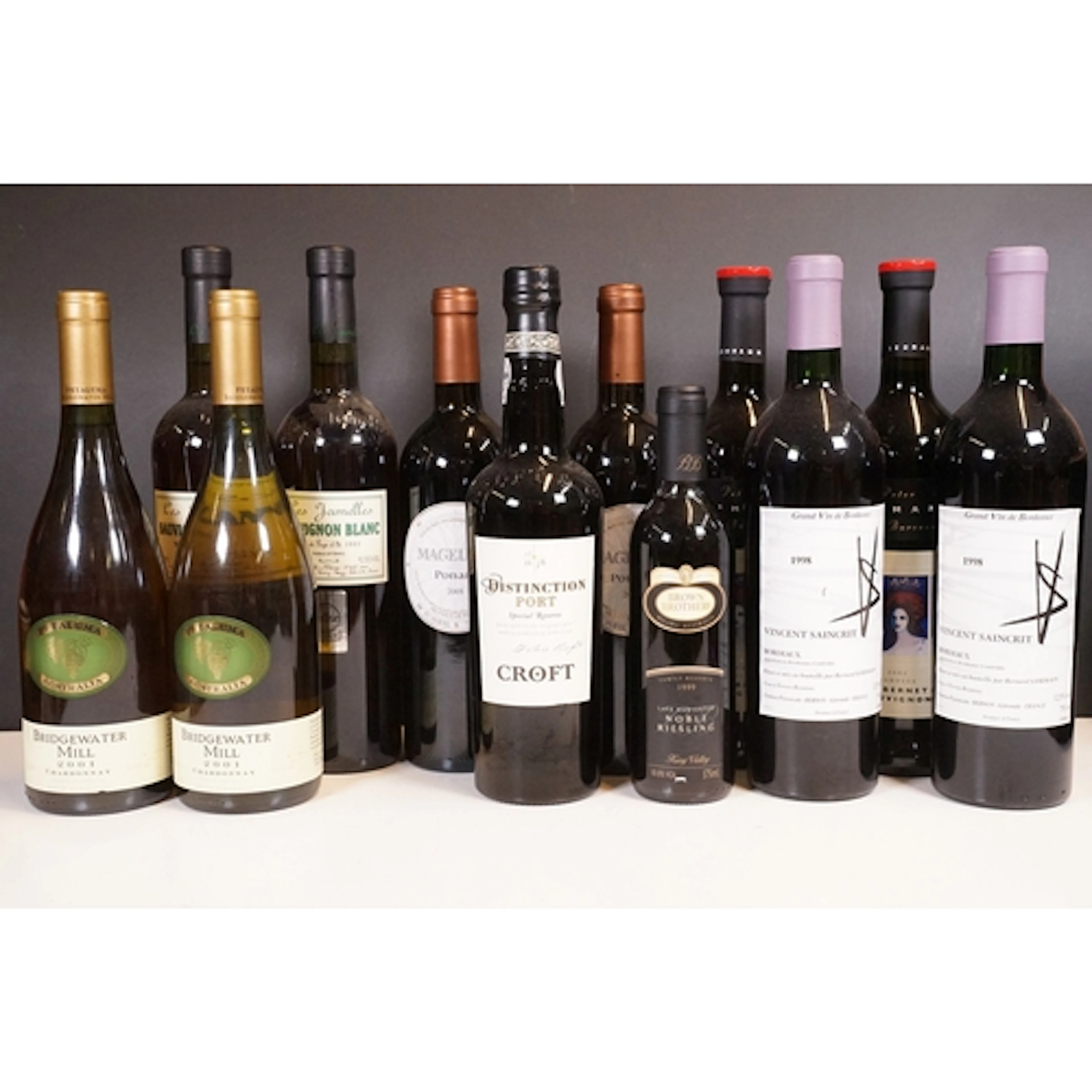 Collection of twelve bottles of wine, to comprise two bottle...