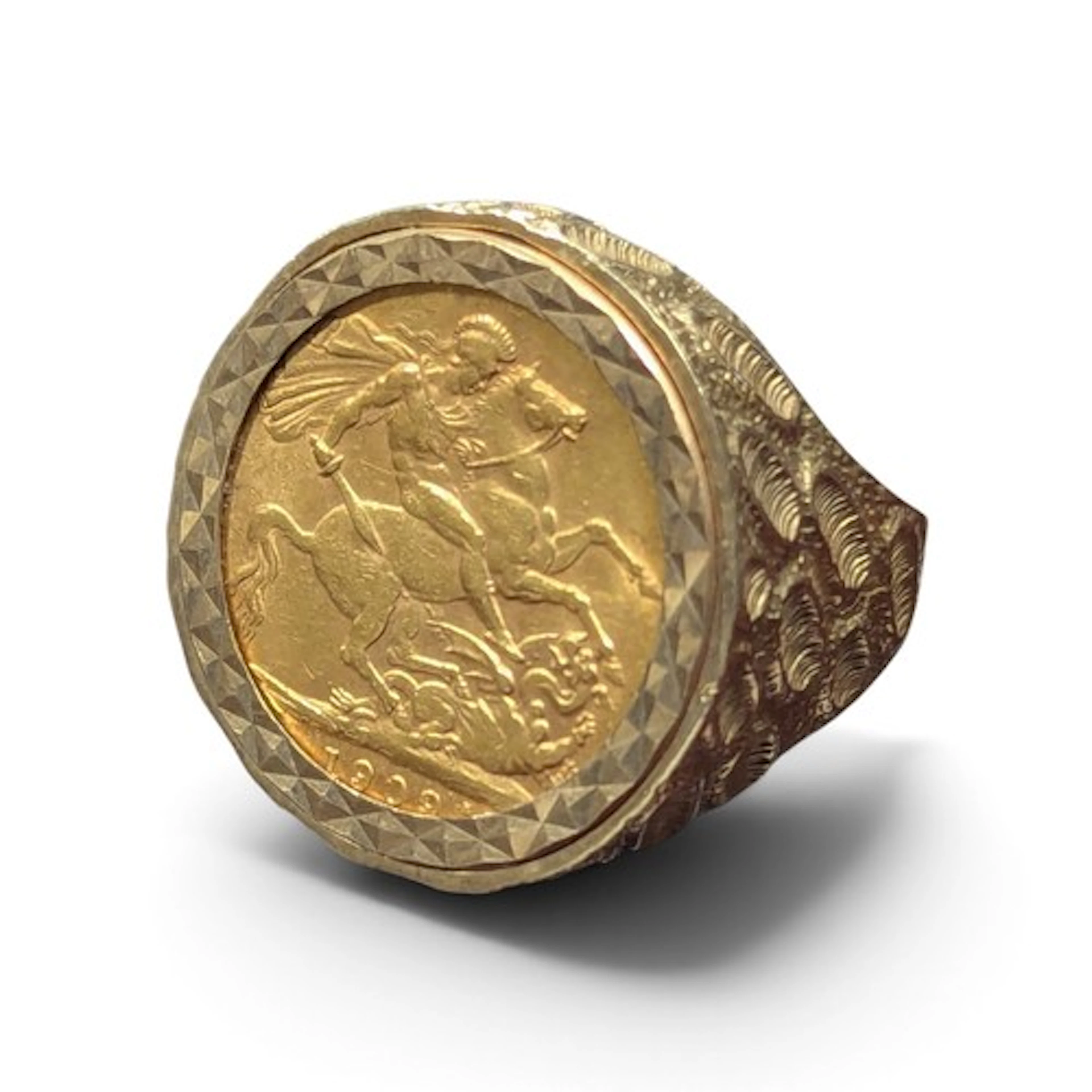 A full sovereign ring, Edward VII sovereign, 1909, London mi...