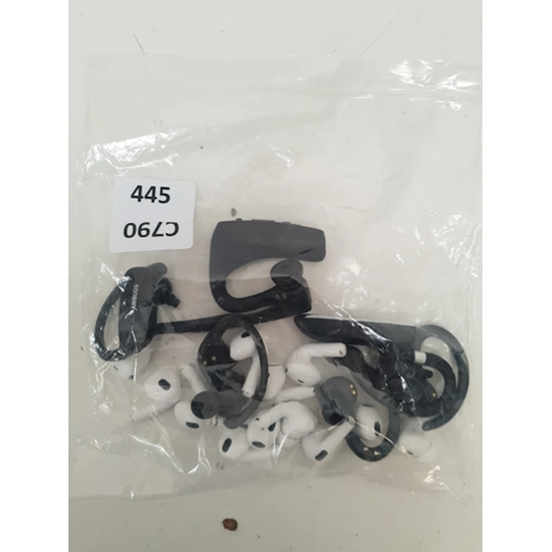 BAG OF NINETEEN SINGLE EARBUDS including Apple