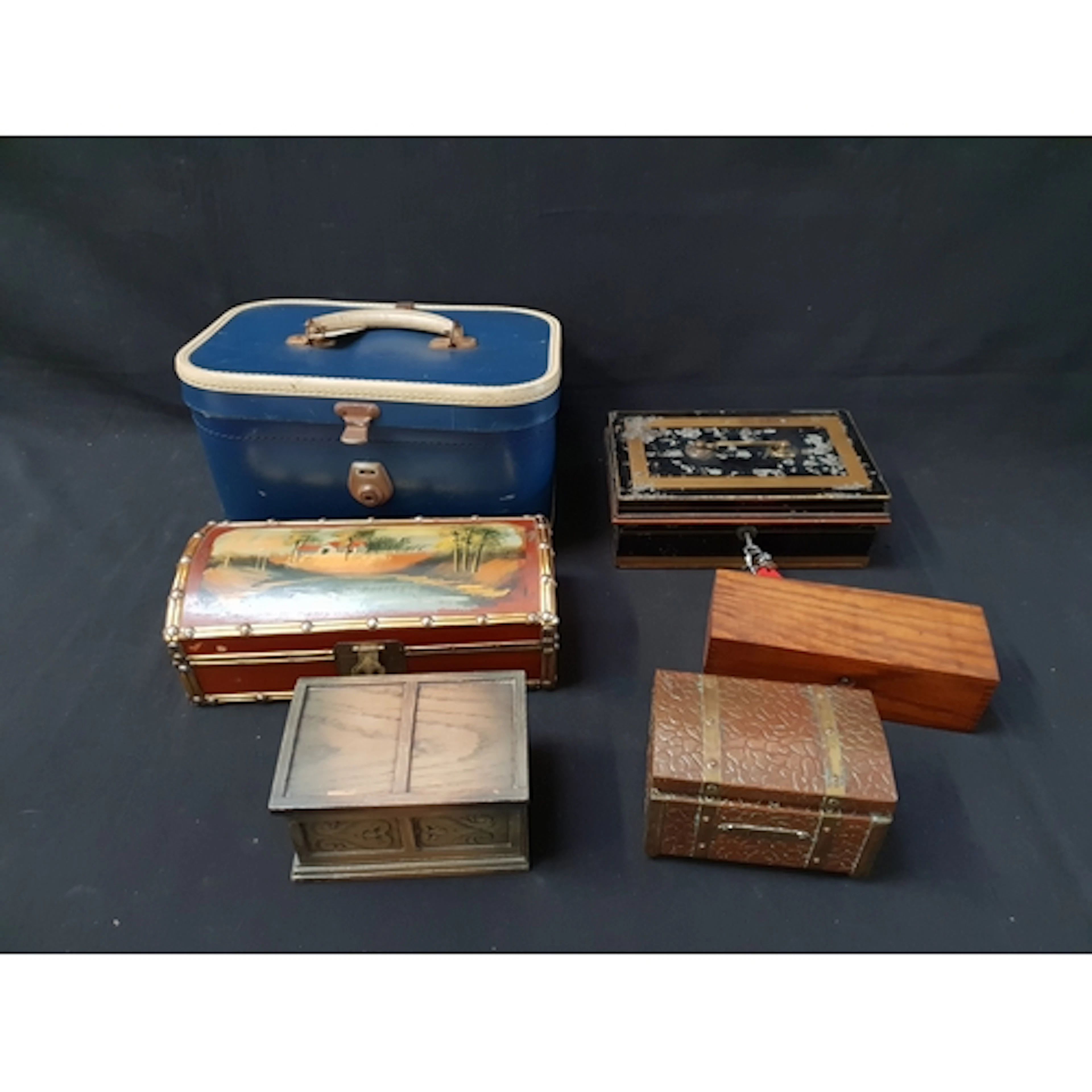 SELECTION OF VINTAGE STORAGE BOXES AND CASES including a blu...