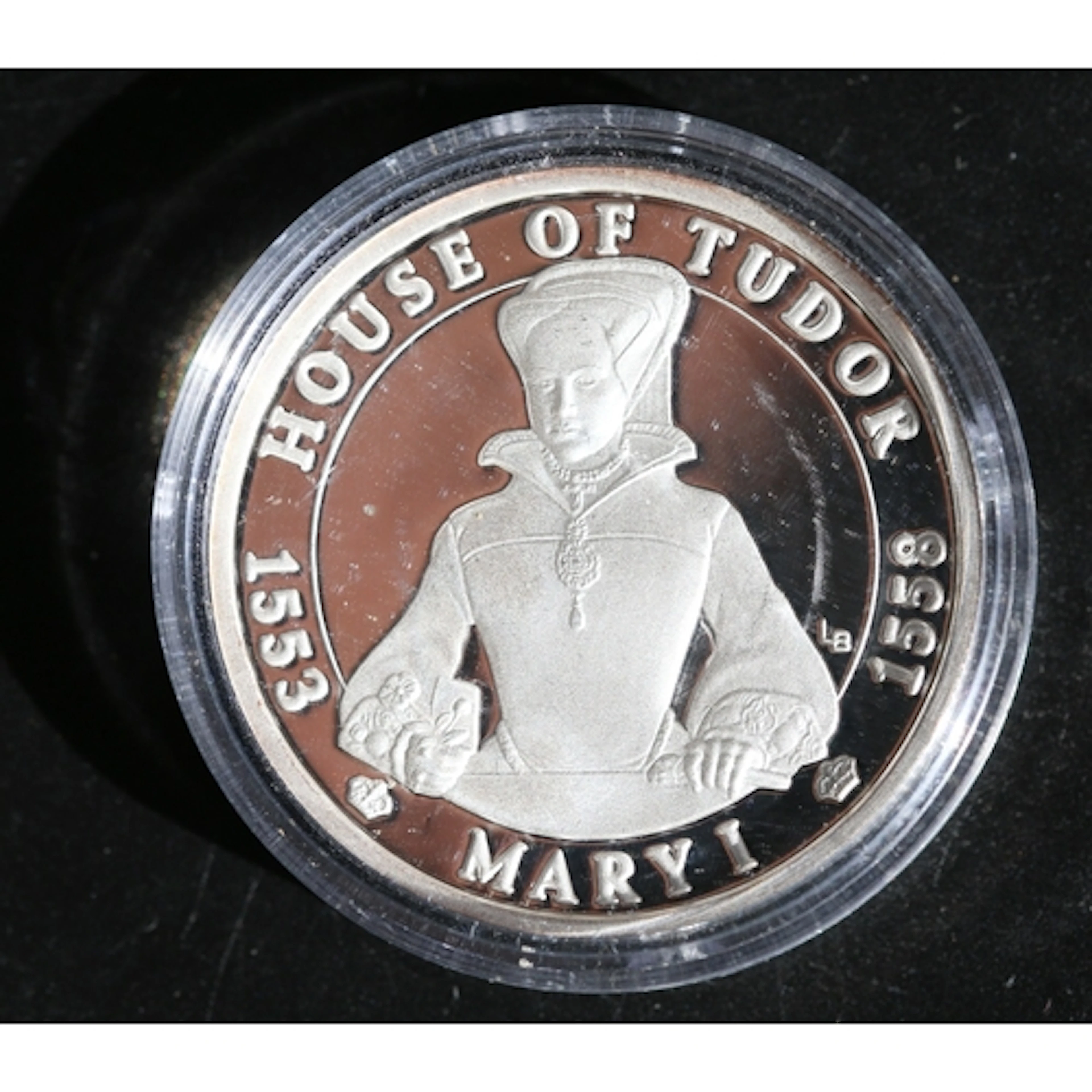 Sterling Silver Commemorative 20 Pounds Coin Queens of Briti...