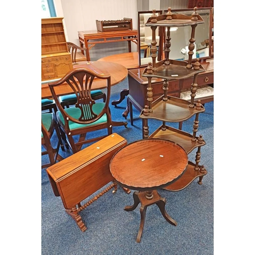 MAHOGANY SUTHERLAND TABLE ON BOBBIN SUPPORTS, 5 TIER CORNER ...