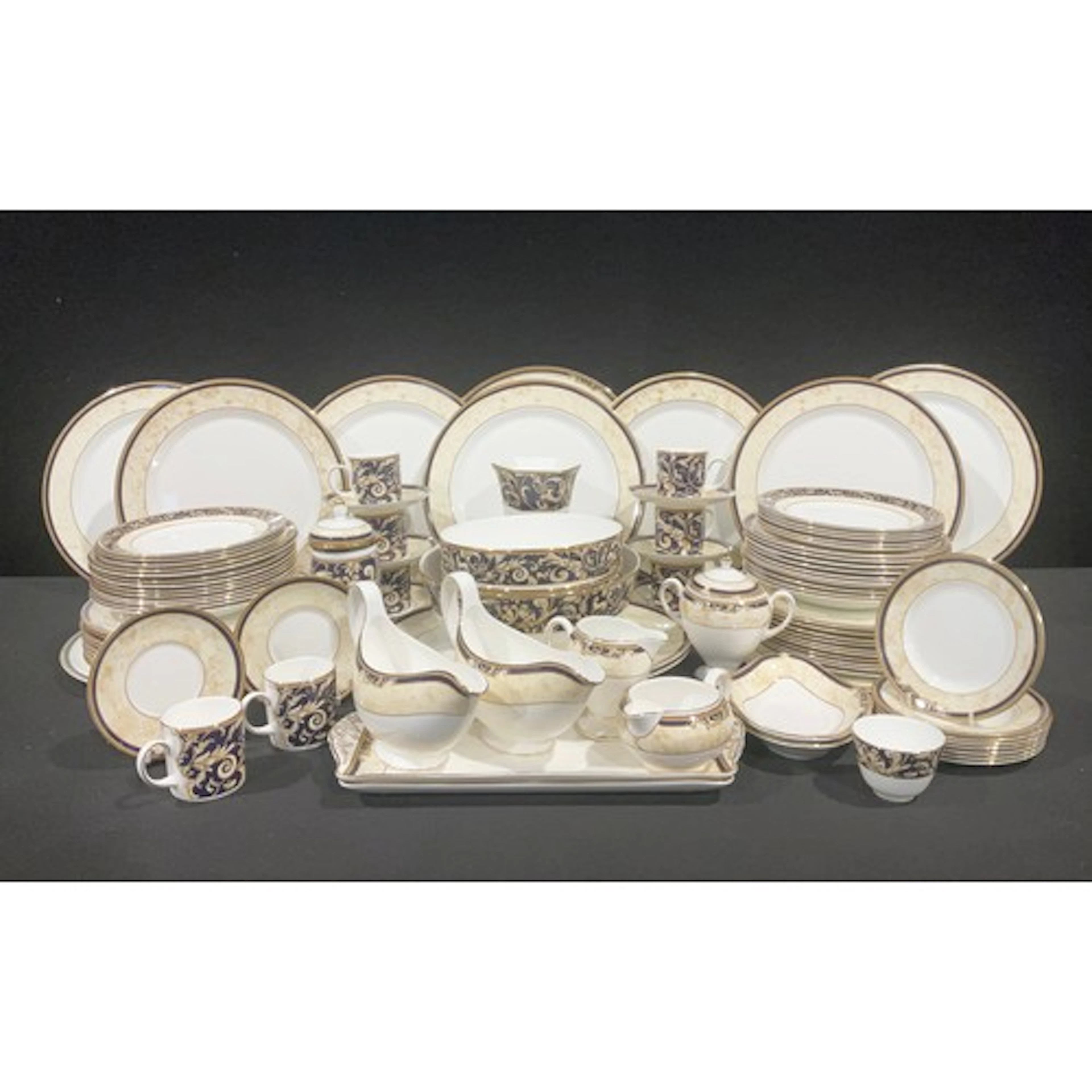 An extensive Wedgwood Cornucopia dinner and coffee service, ...