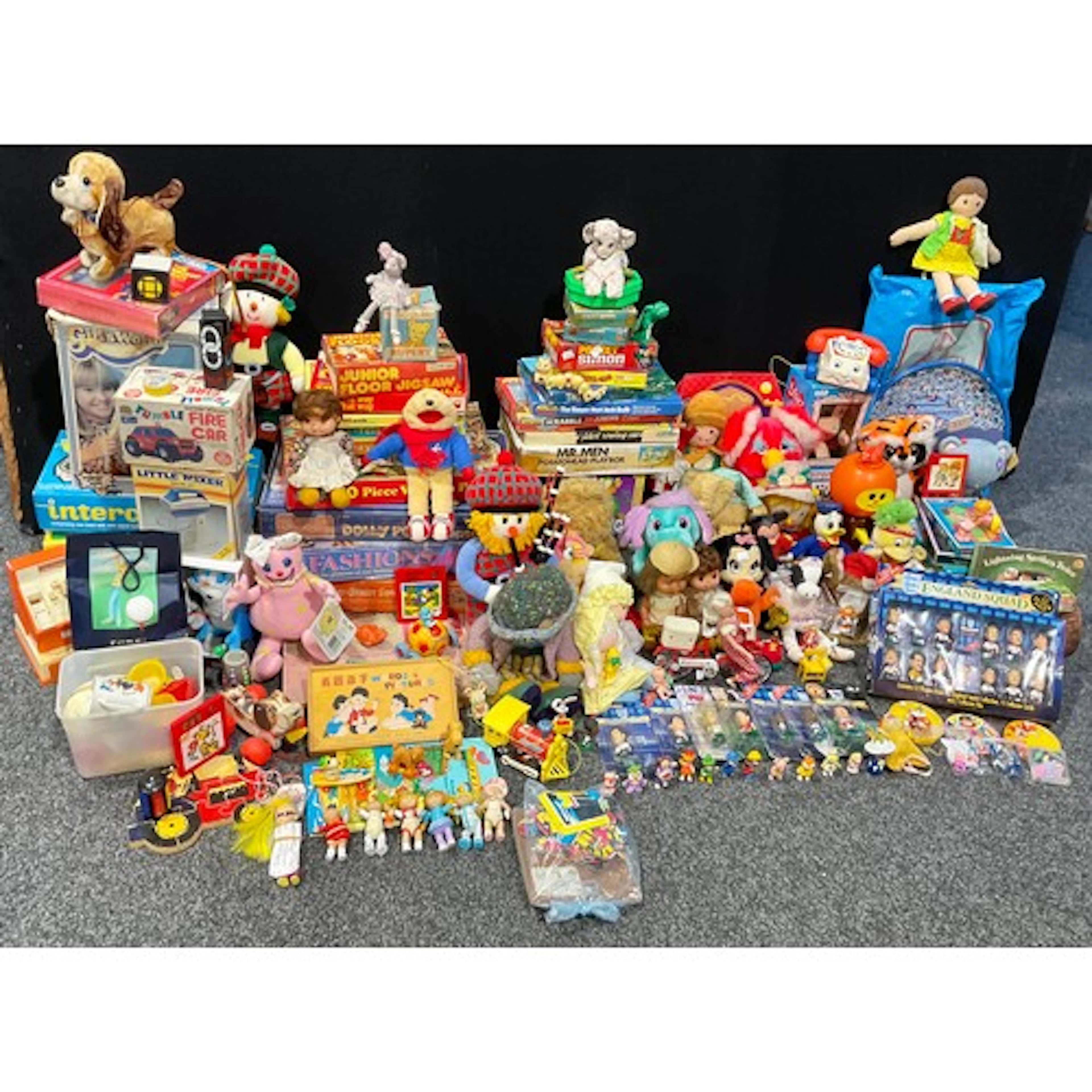 Collectibles - a vast collection of 1970’s and 1980’s toys i...
