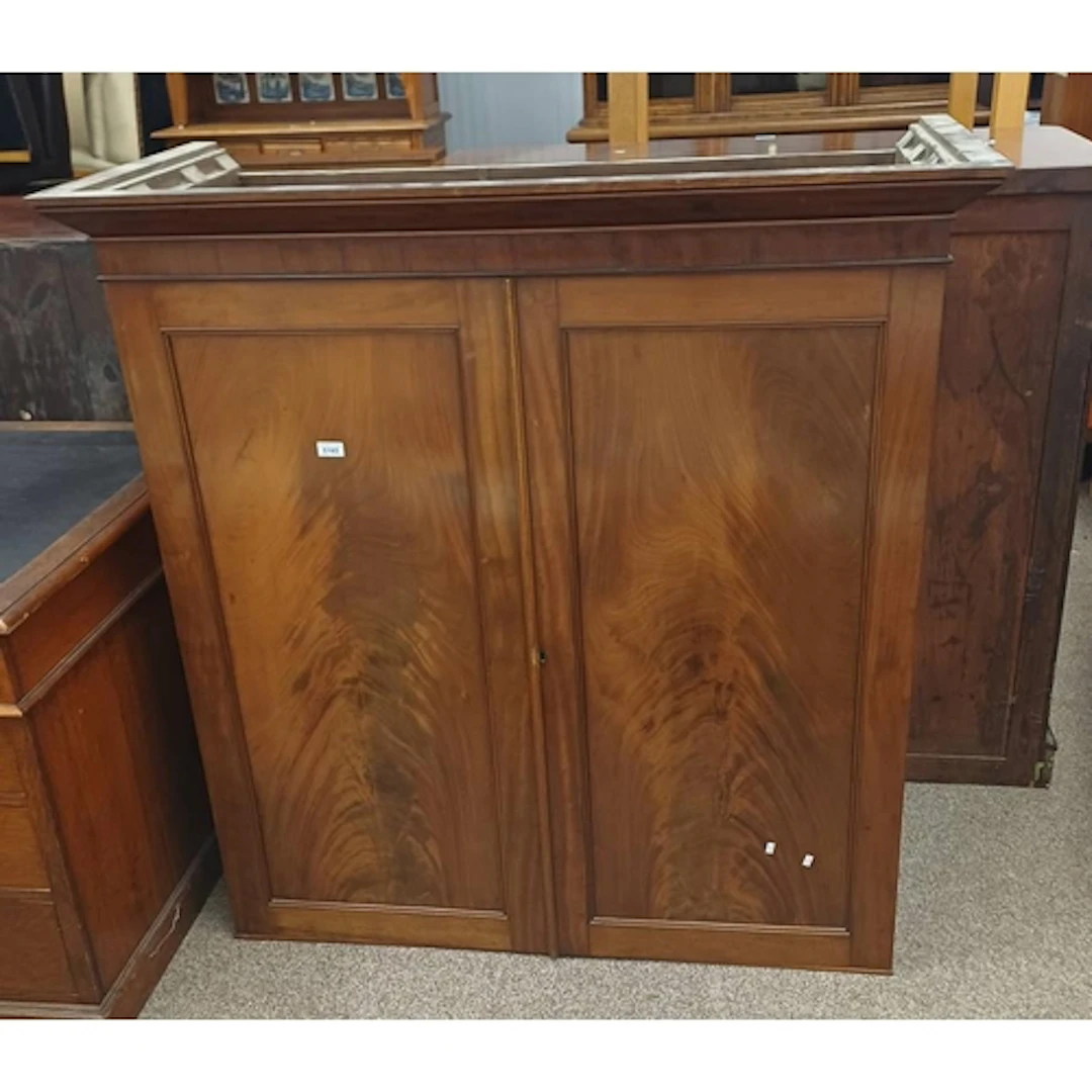 19TH CENTURY MAHOGANY LINEN PRESS TOP WITH 2 PANEL DOORS OPE...