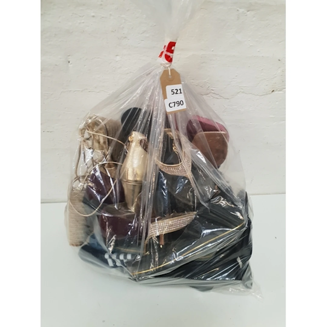 ONE BAG OF LADIES CLOTHING ITEMS