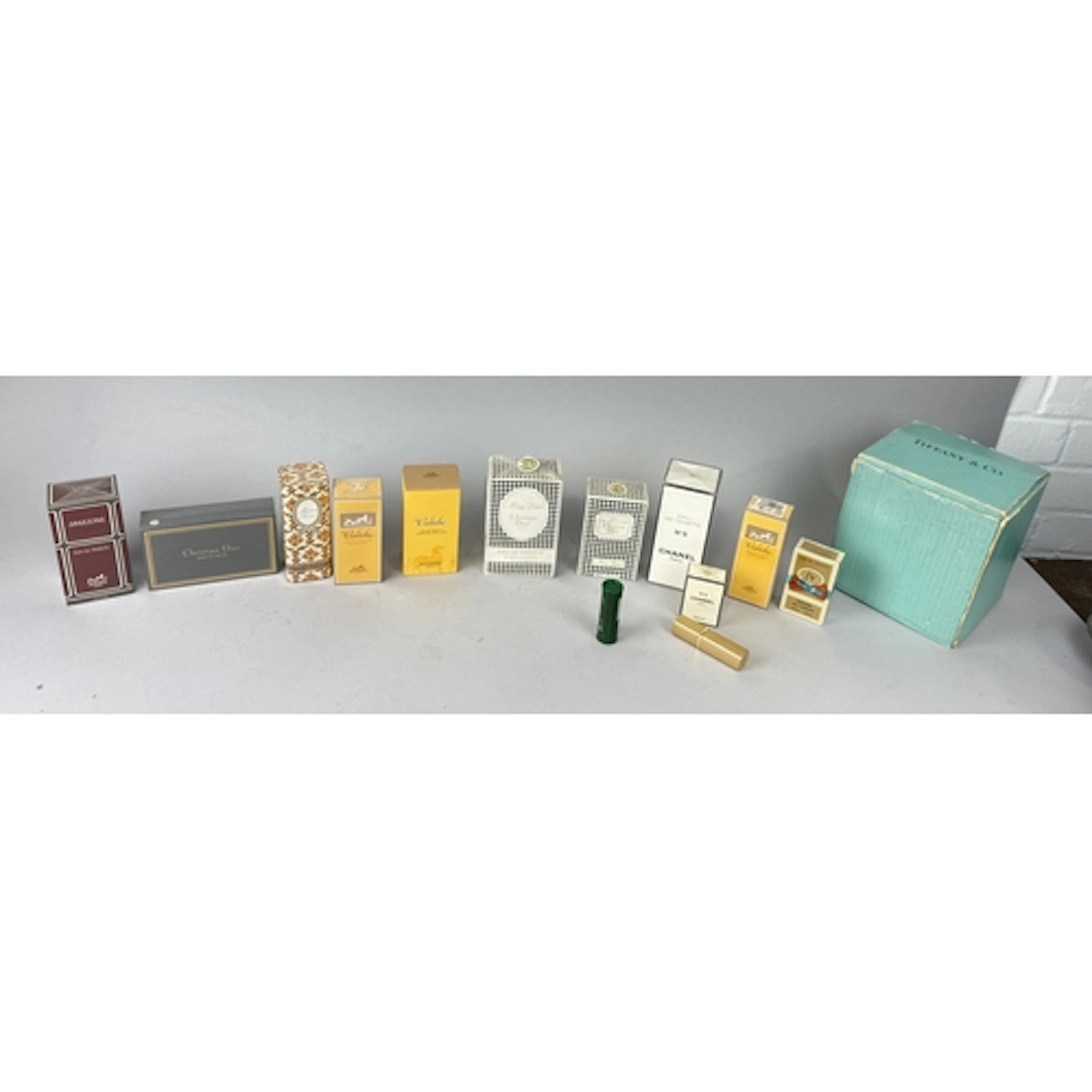 LADIES VINTAGE PERFUME TO INCLUDE CHRISTIAN DIOR, HERMES, GU...