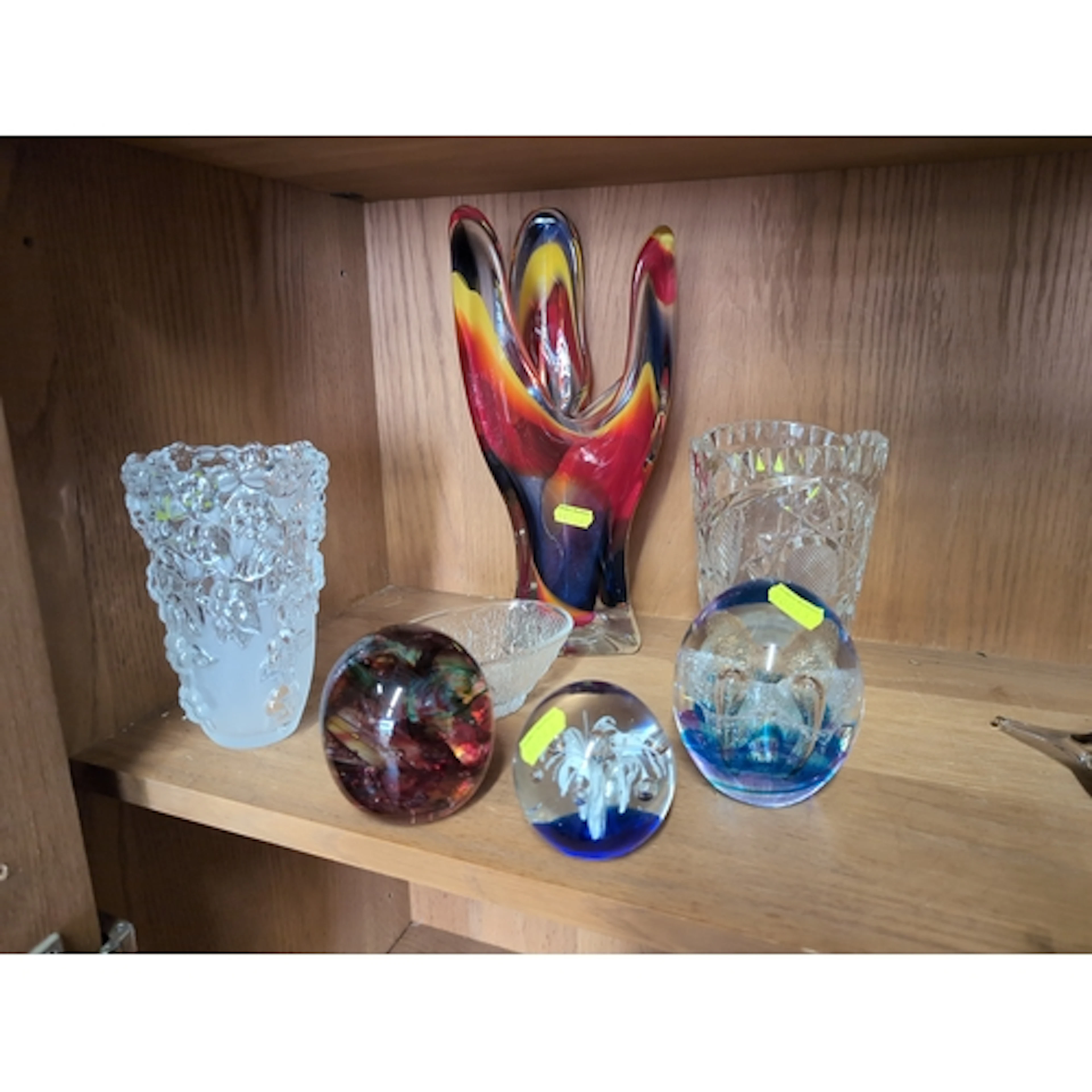7 pieces of artglass and crystal, including mikasa Carmen va...