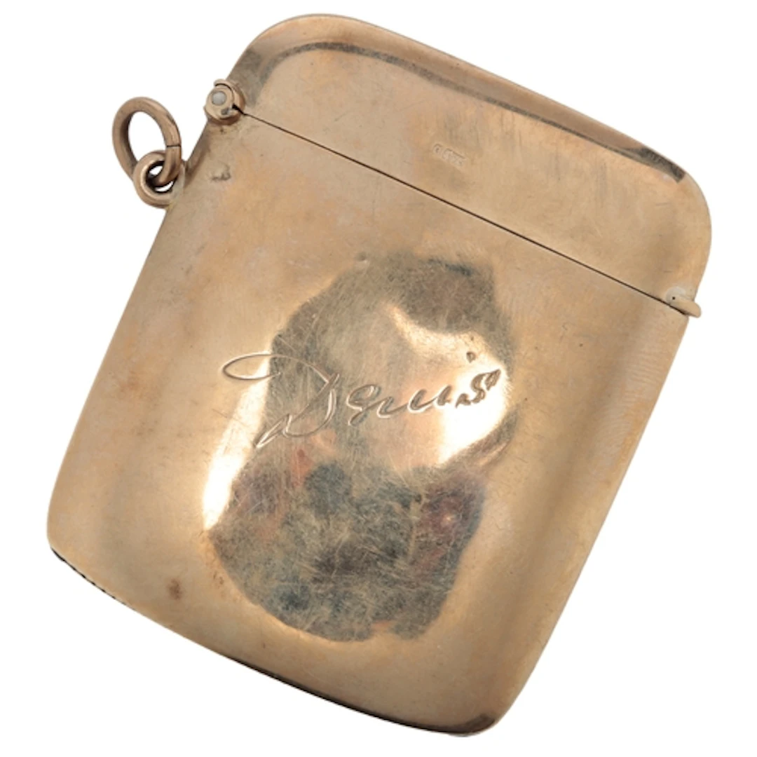 A 9ct gold vesta case, circa 1909, of rectangular outline wi...