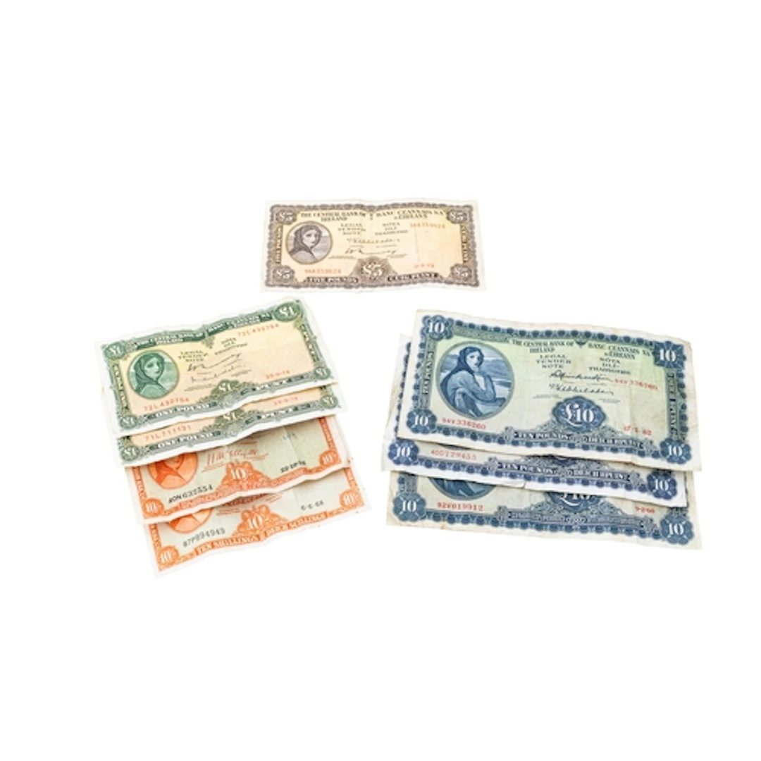 8 X 1952 - 1975 LADY LAVERY IRISH BANKNOTES, including 3 x £...