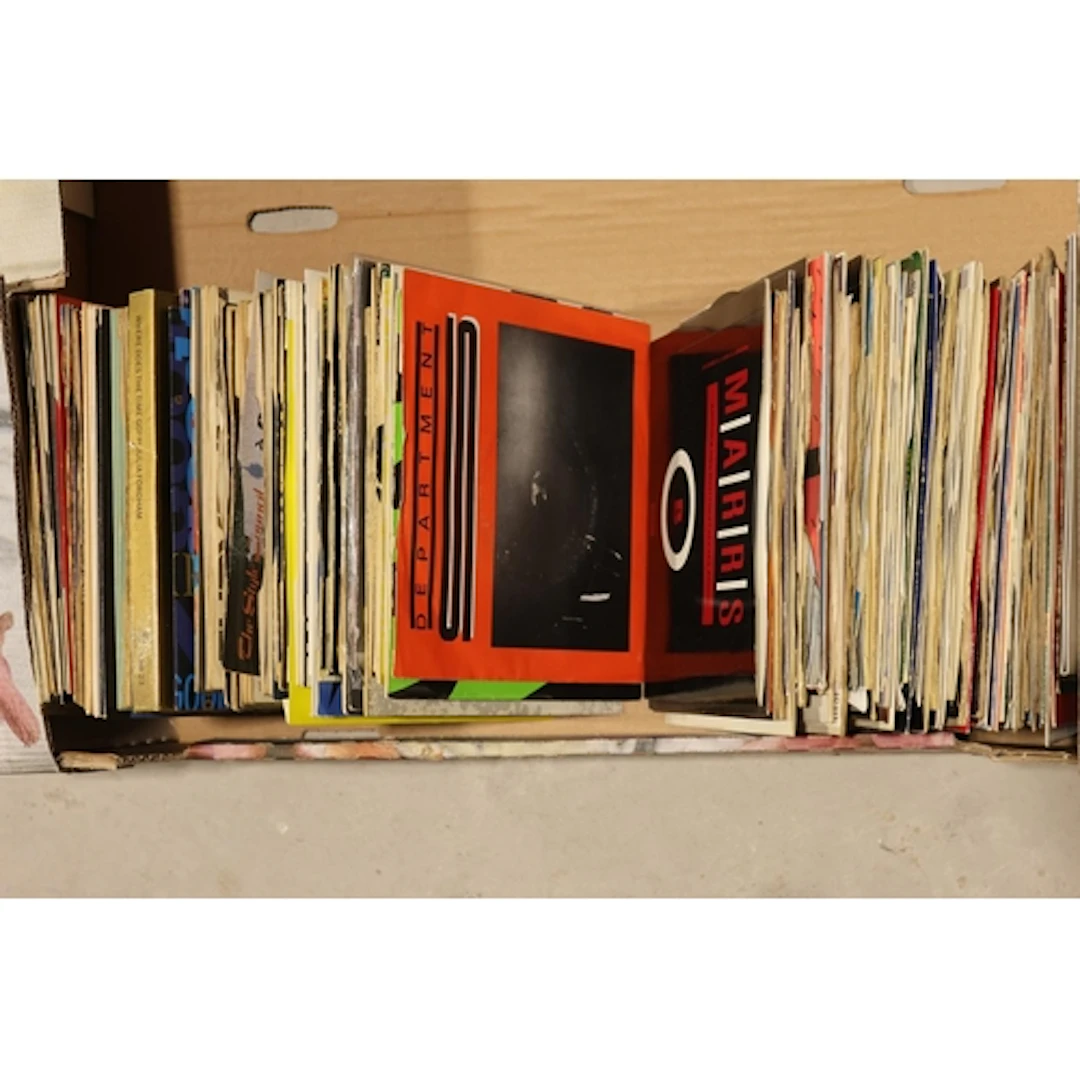 Box containing a mixed of mainly 1980's artists to include N...