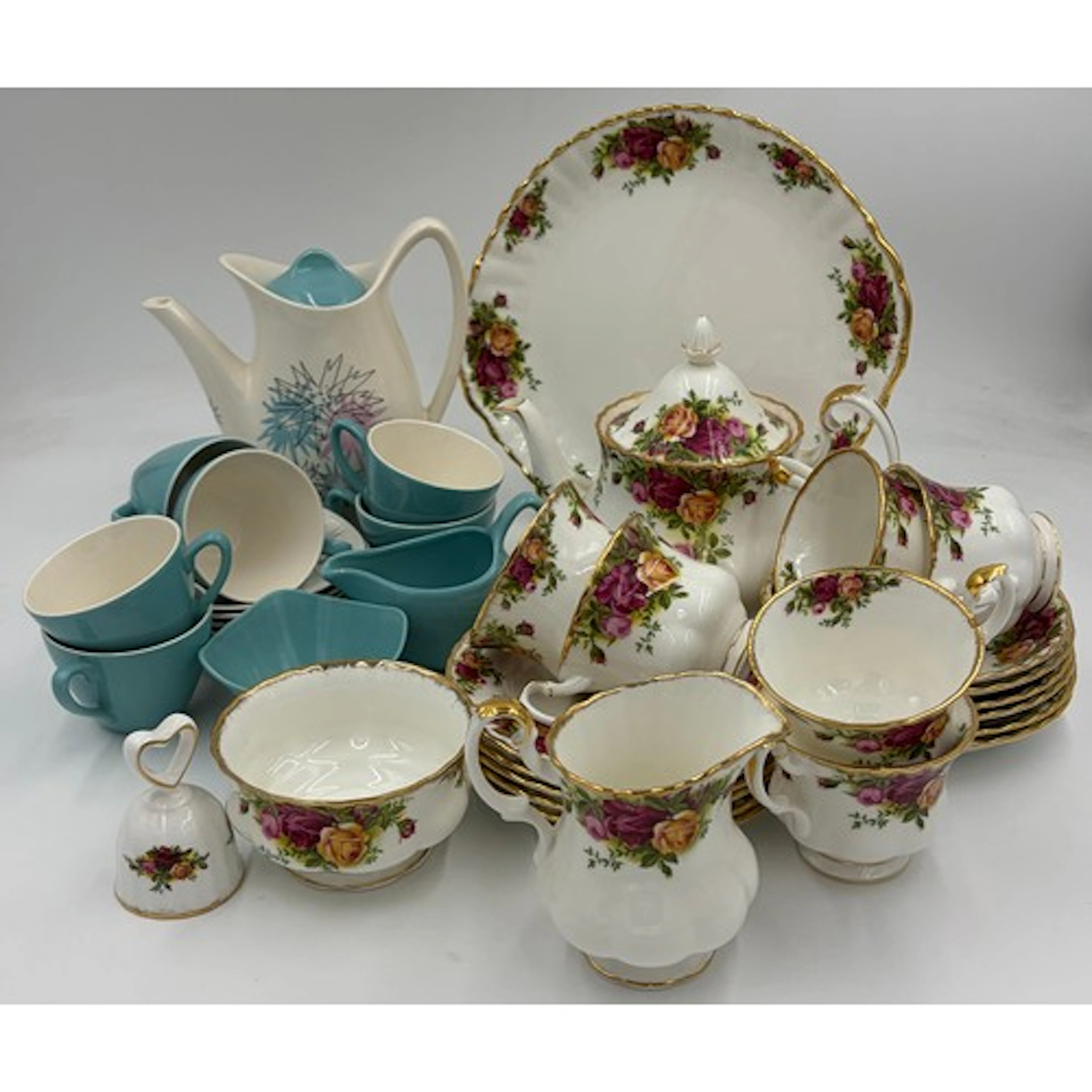 Royal Albert 'Old Country Roses' to include cake plate, teap...