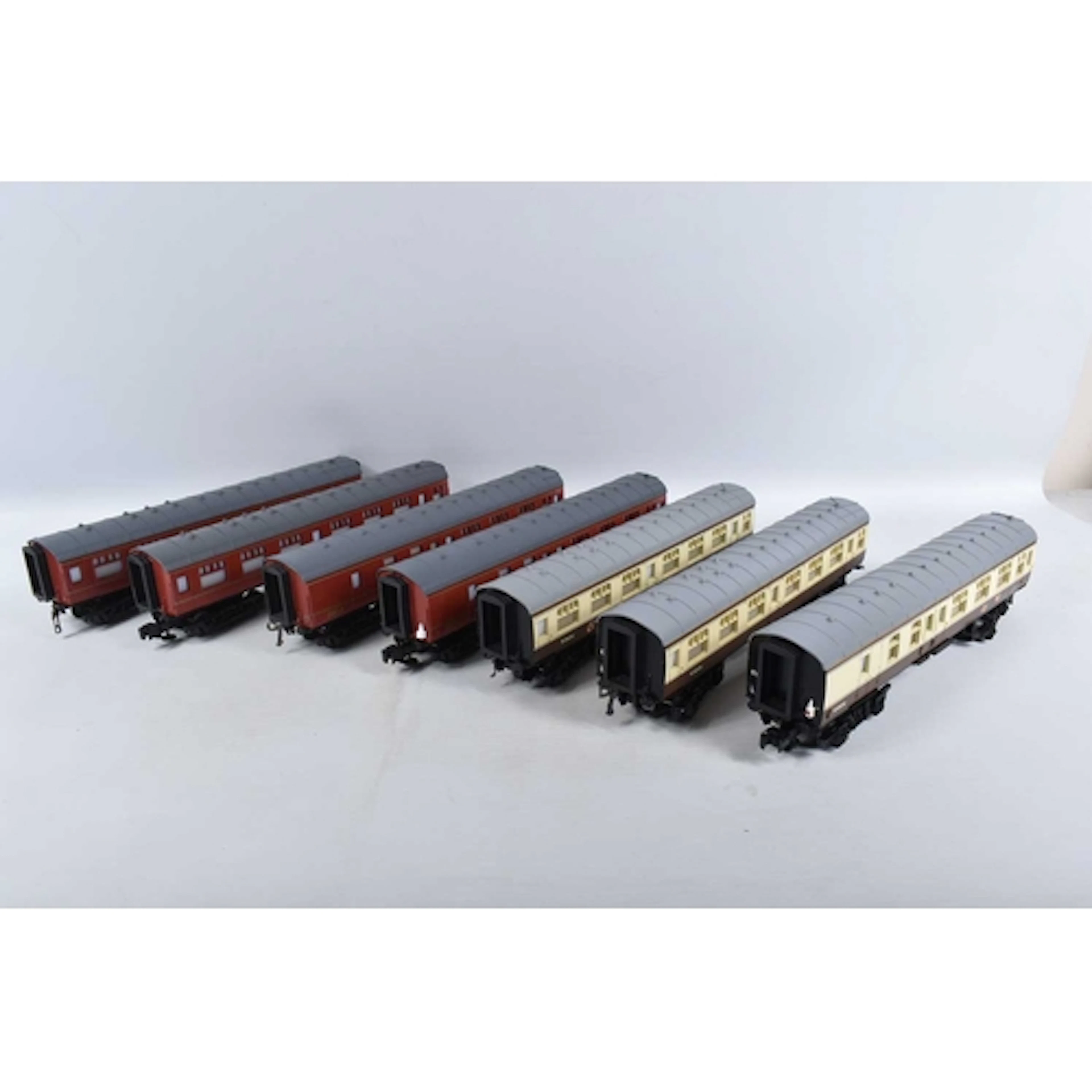 A QUANTITY OF UNBOXED LIONEL O GAUGE HARRY POTTER 'HOGWARTS ...