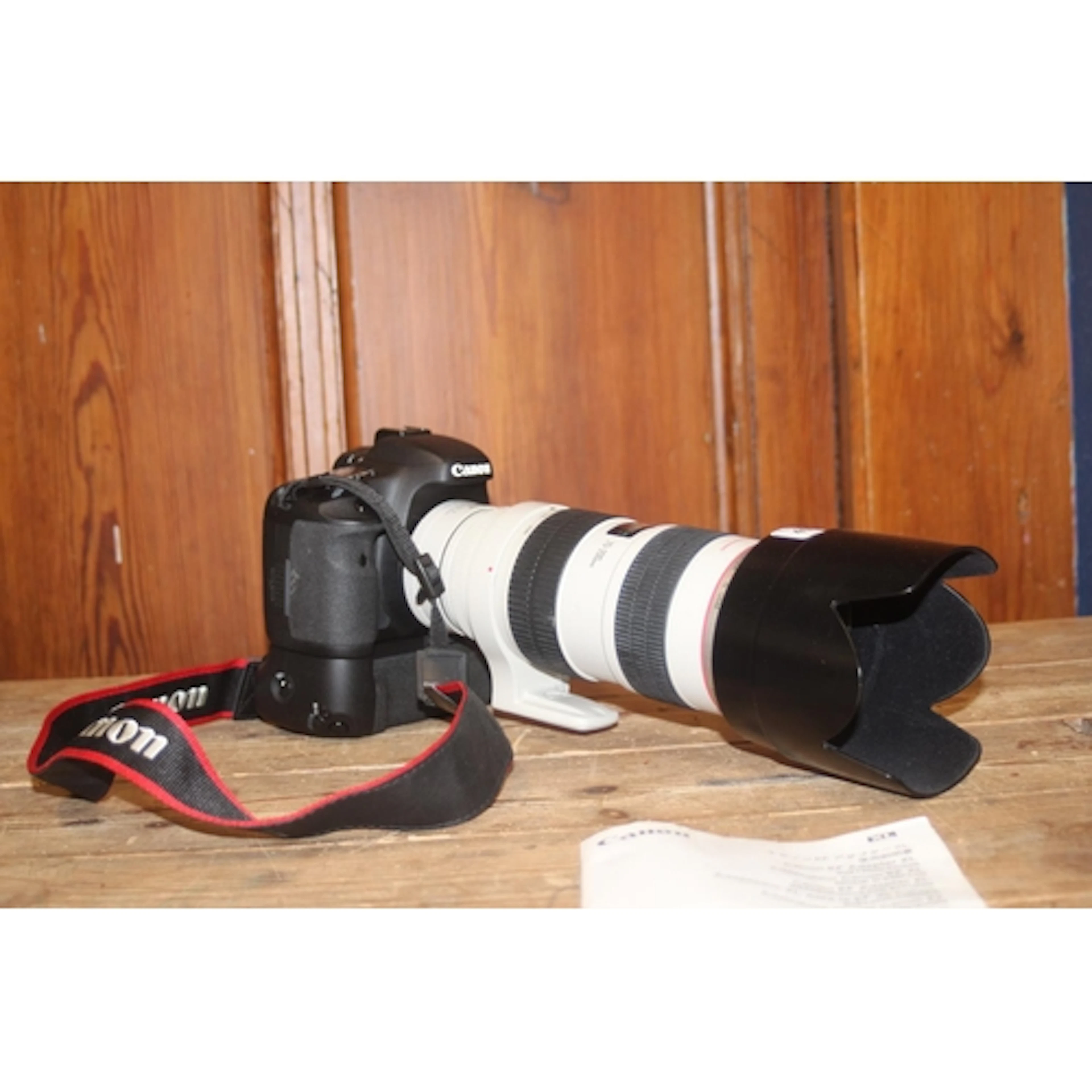 Canon EOS 7D digital SLR camera with Canon Zoom EF 70-200mm ...