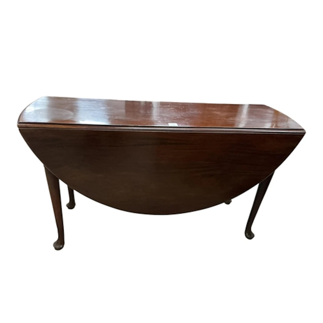 A George III mahogany padfoot dining table, width 138cm, dep...