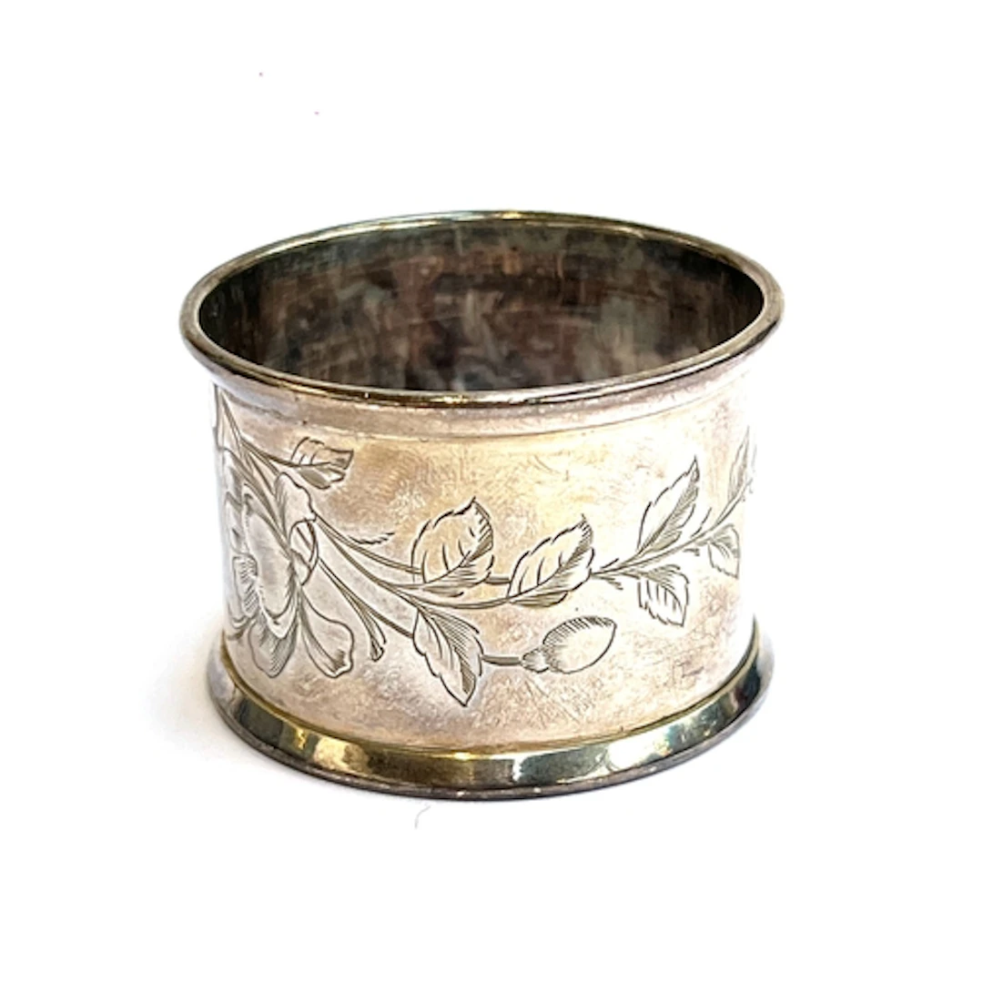 A continental silver napkin ring, 22.7g
