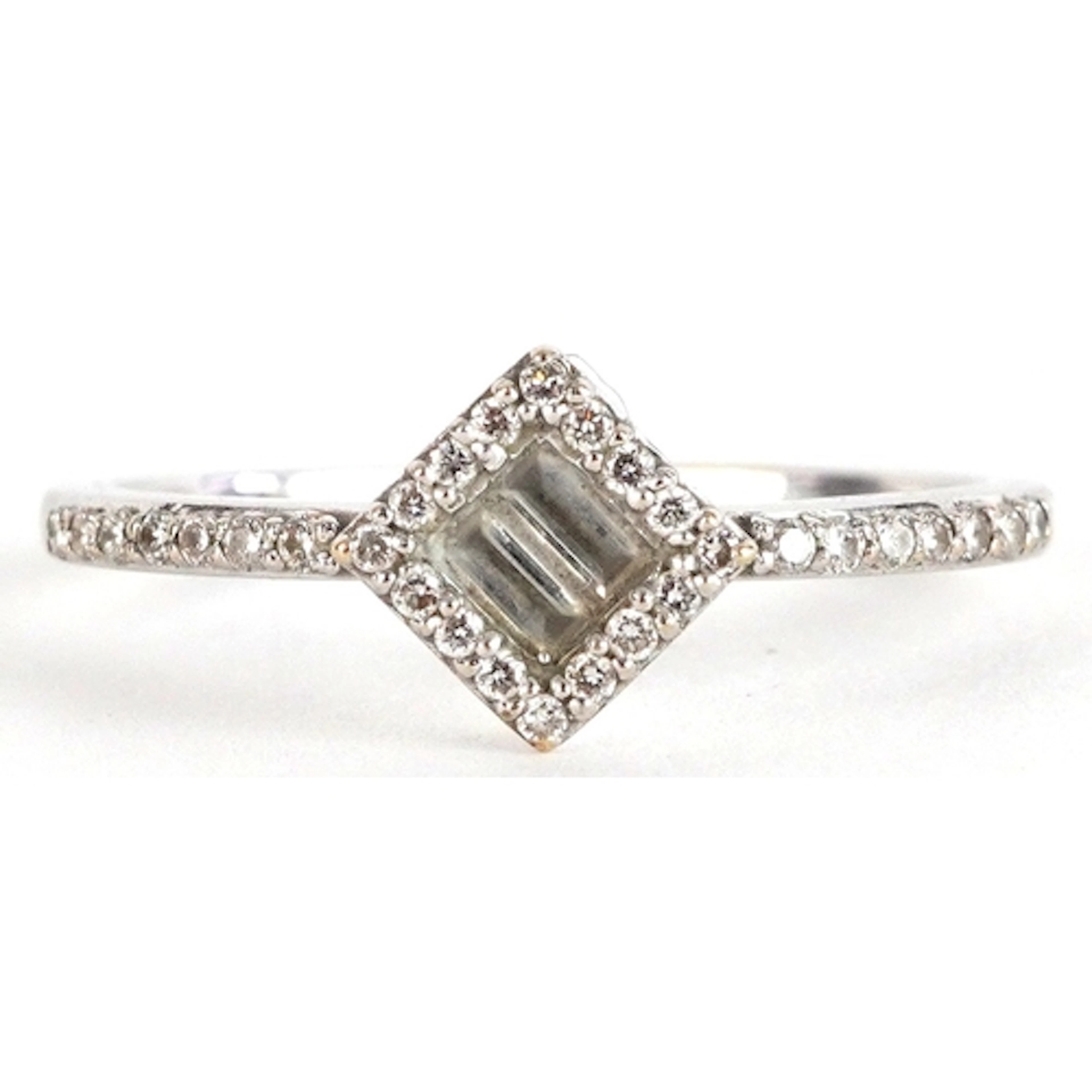 18ct white gold diamond ring set with baguette cut diamonds ...