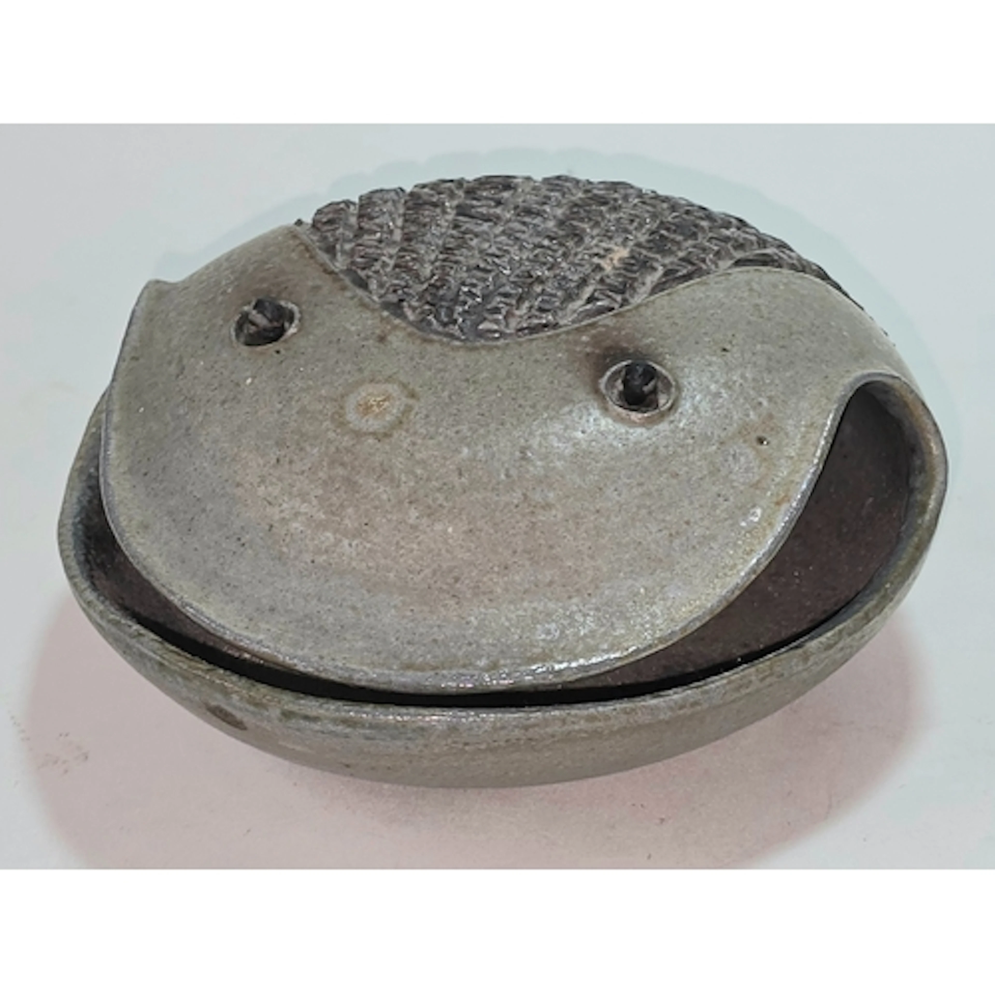 Poole Pottery interest unusual Guy Sydenham carved frogs hea...
