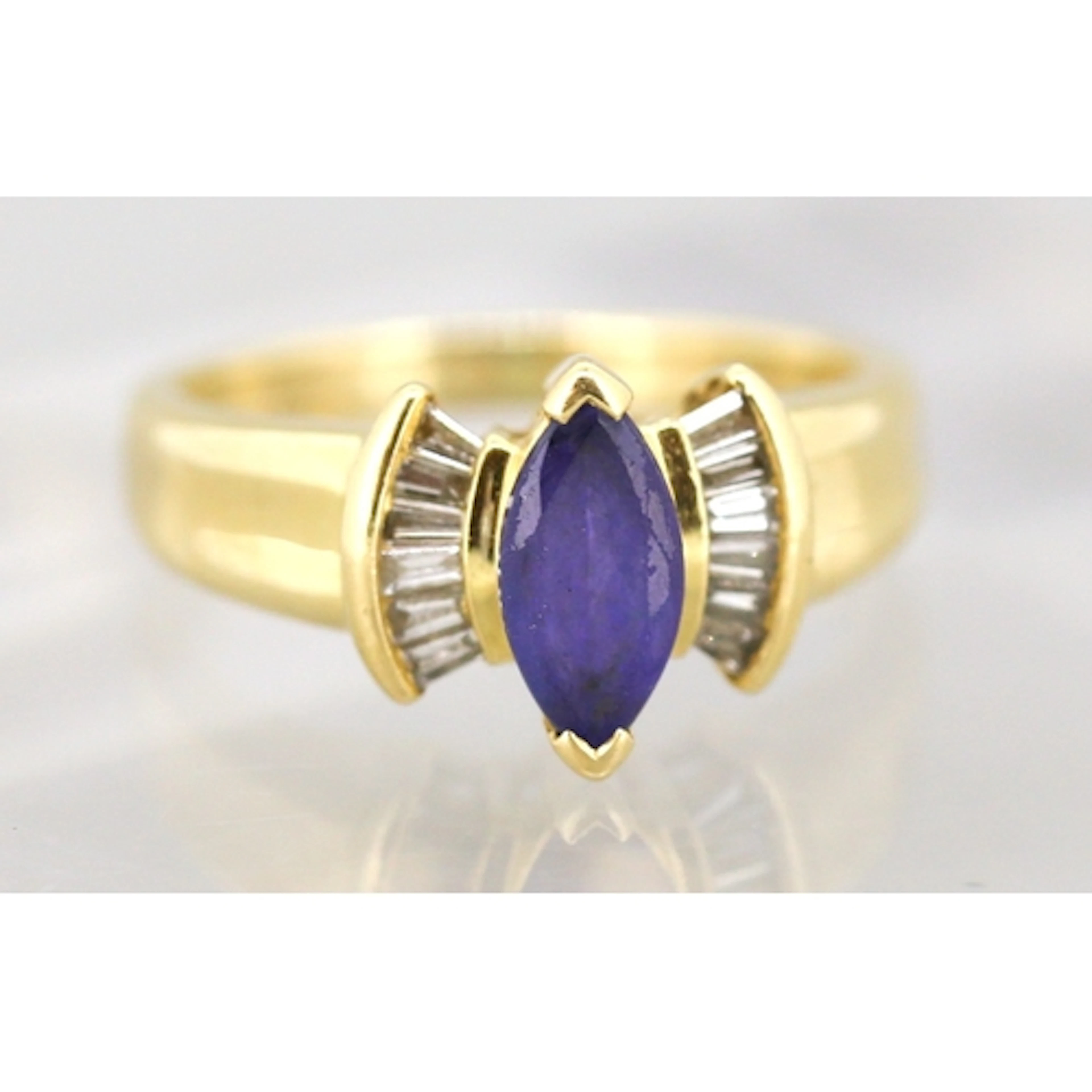 Marquise Cut Tanzanite Set Bow Motif Ring with Tapered Bague...