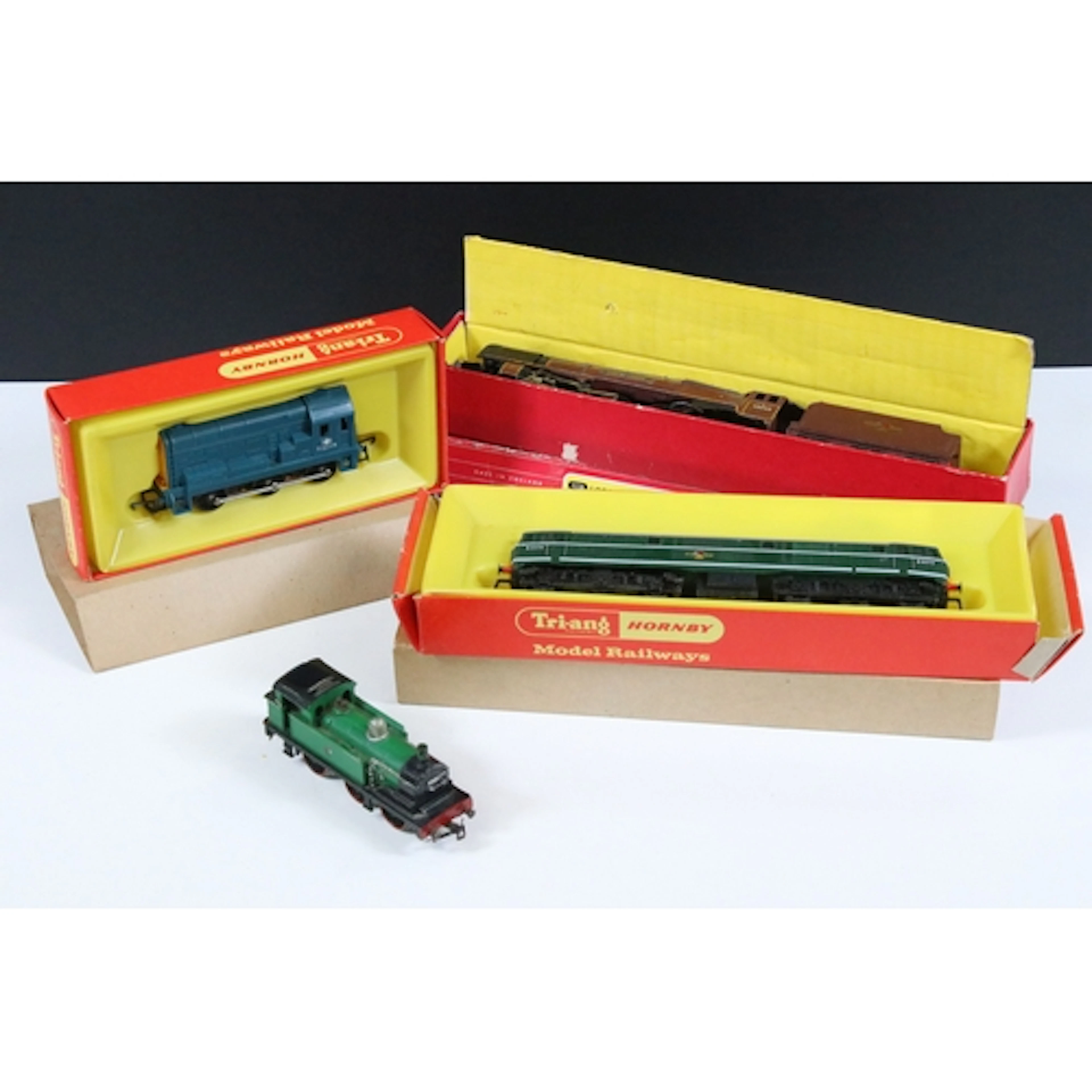 Boxed Hornby Dublo 2226 City of London LMR locomotive & tend...