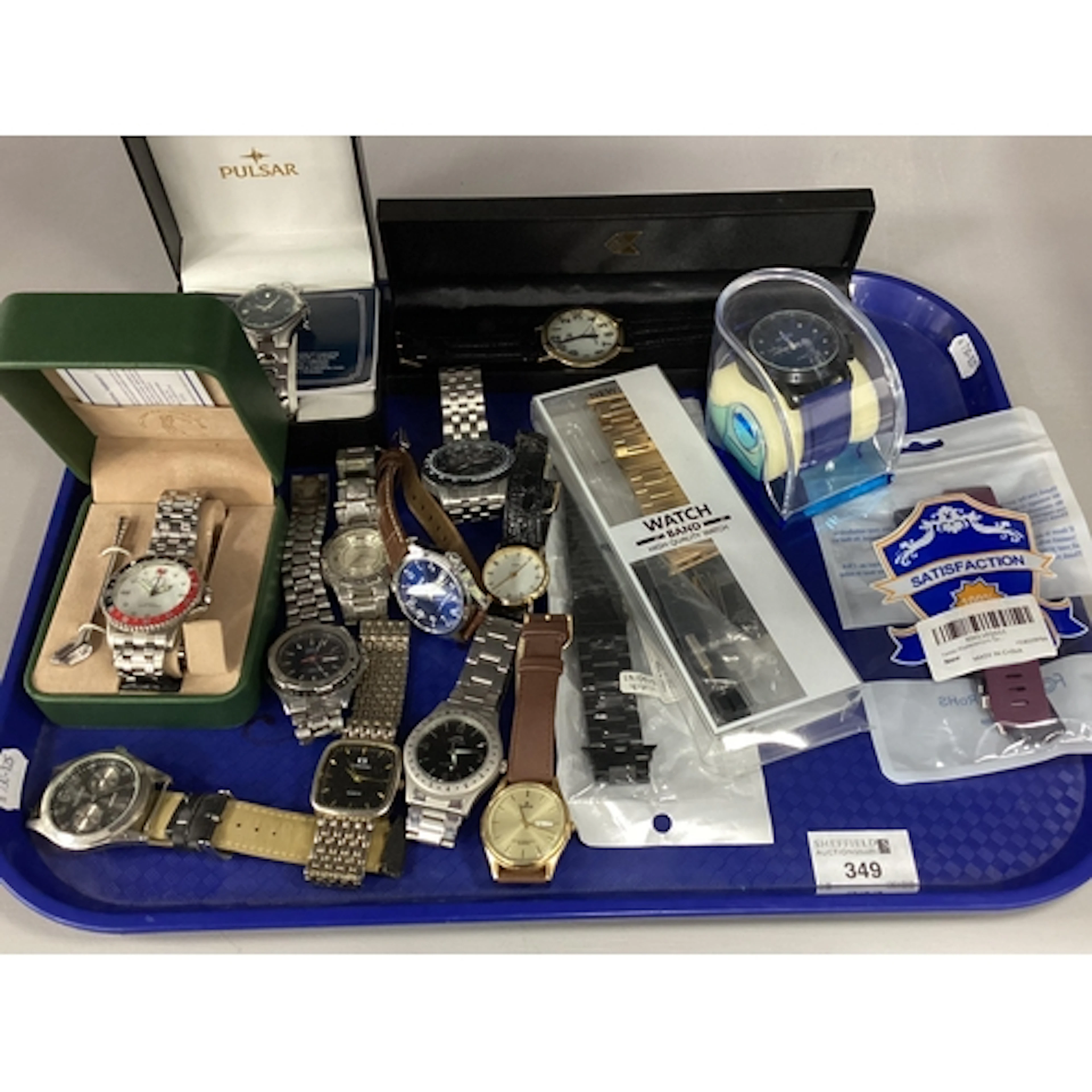 A Collection of Gent's Wristwatches and Watch Straps/Bracele...