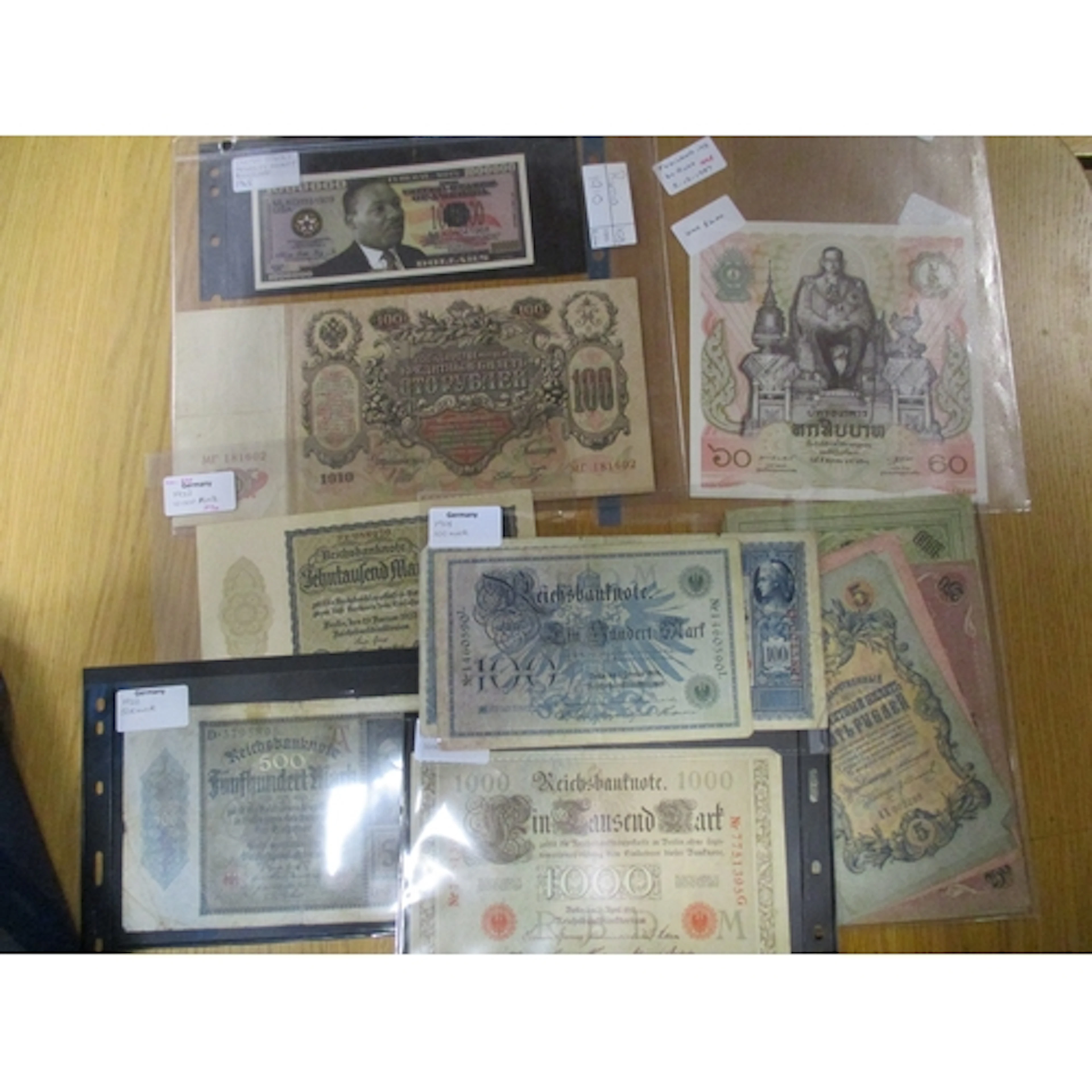 Collection generally fine to uncirculated in plastic wallets...