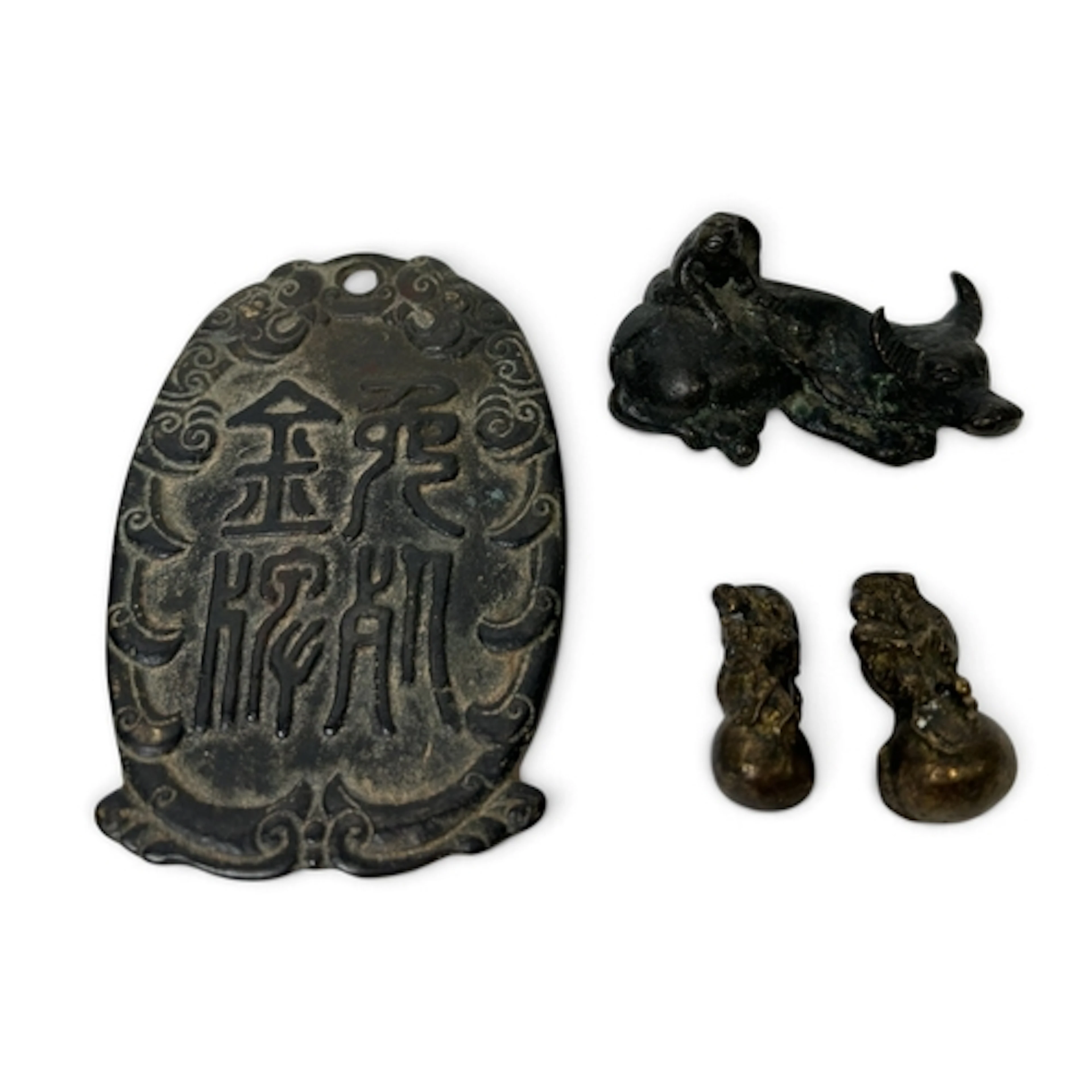 FOUR ANTIQUE CHINESE BRONZES Largest 10cm