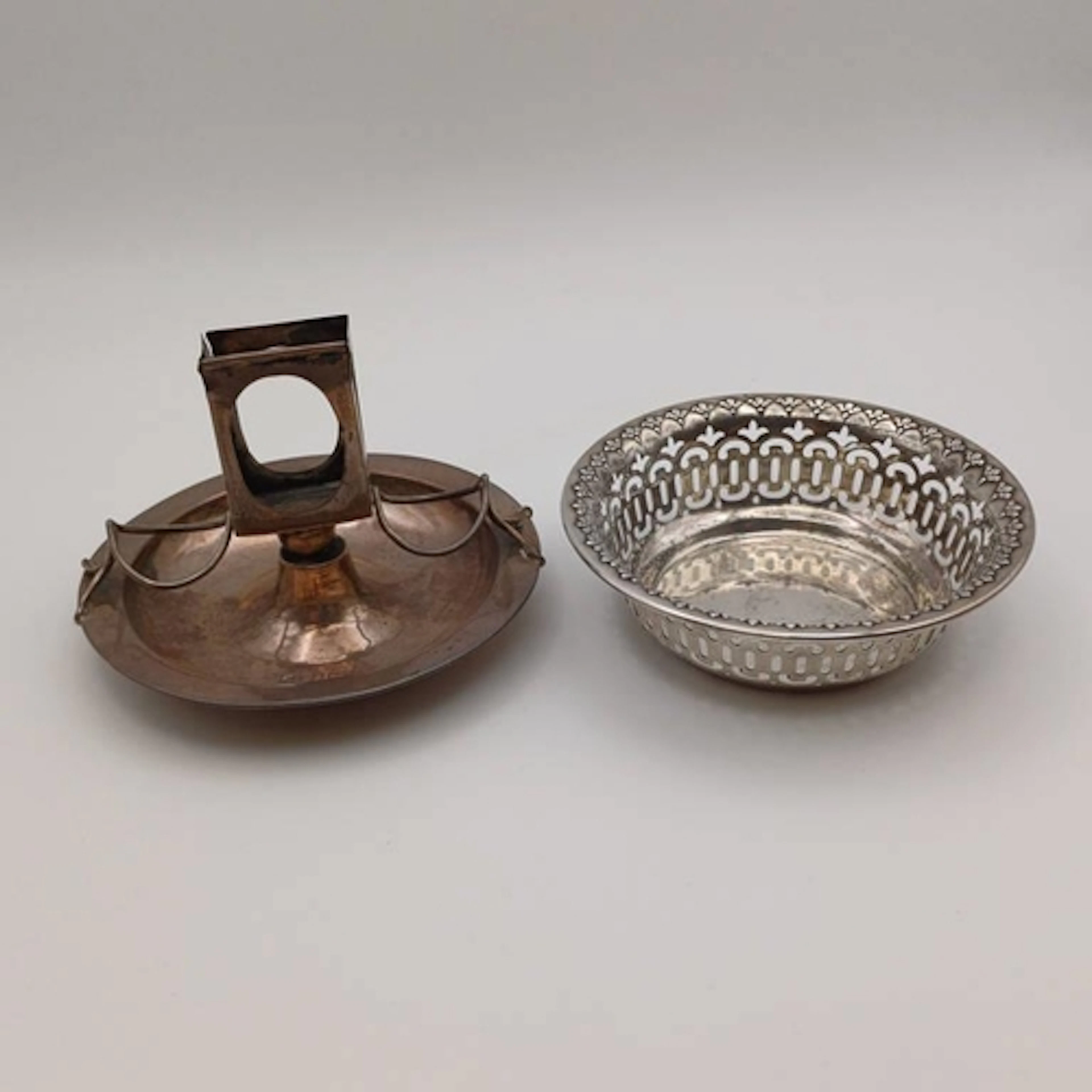 A SILVER ASHTRAY & MATCHBOX HOLDER BY WILLIAMS LTD, BIRMINGH...