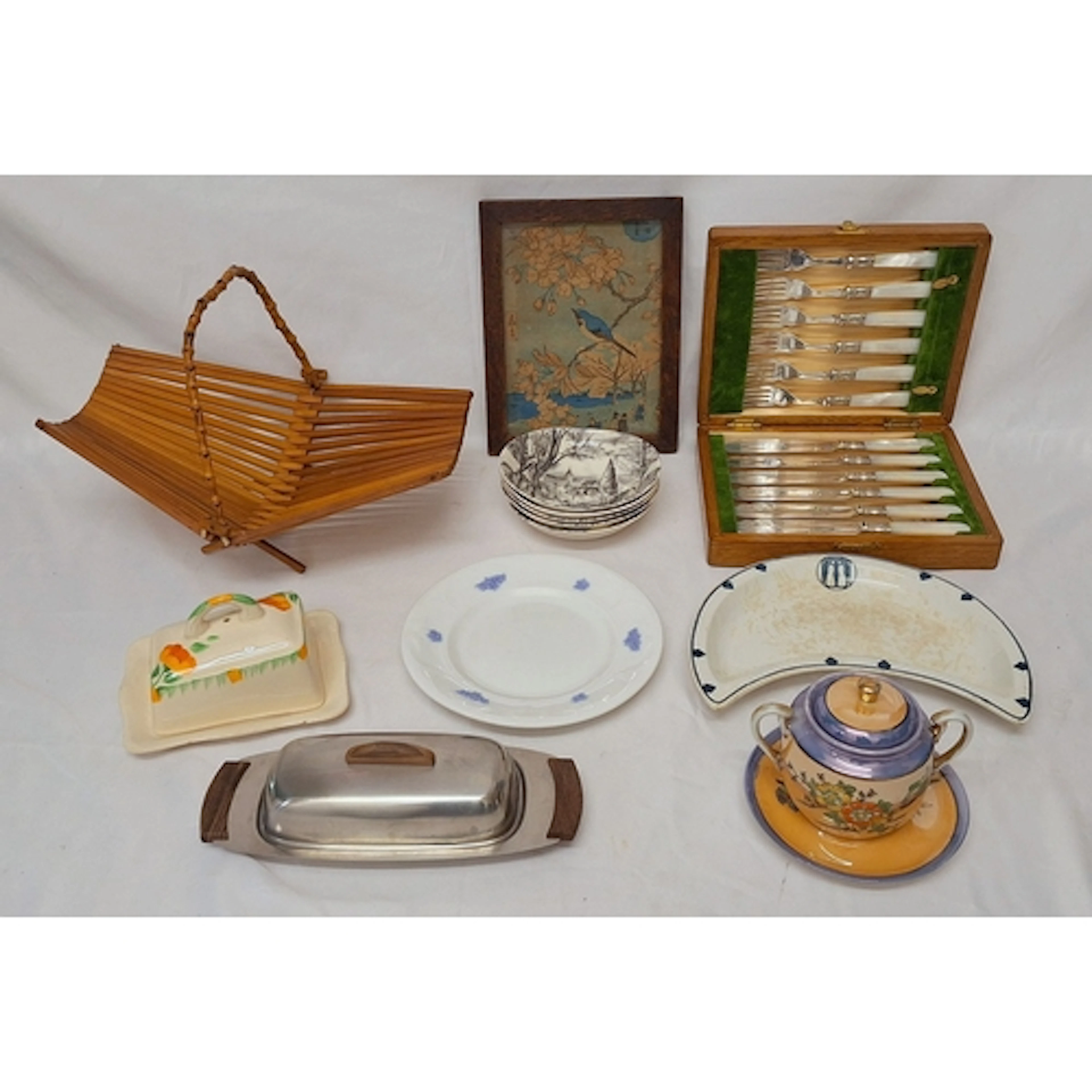 Set of Johnson Brothers Dream Town Bowls, vintage wooden fol...