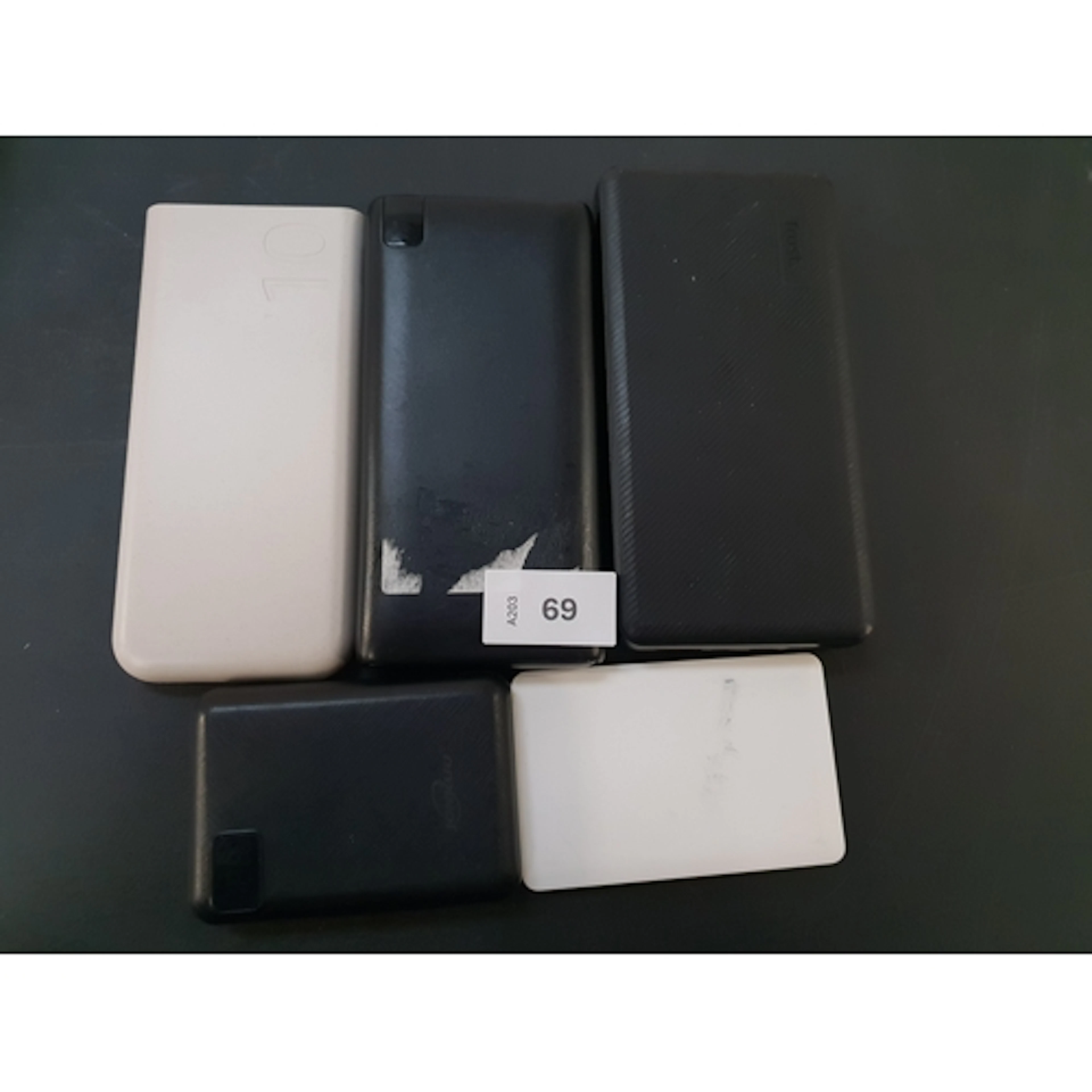 FIVE POWER BANKS including Samsung